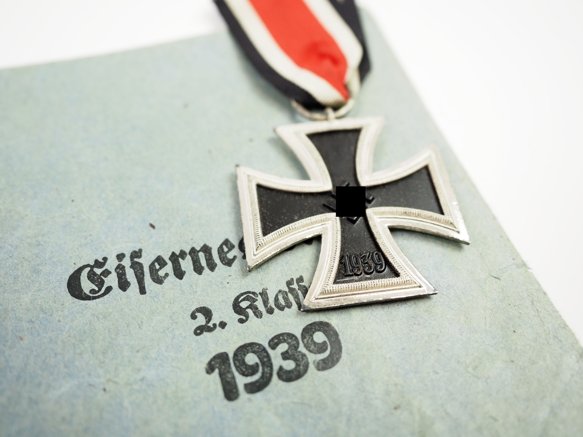 Eisernes Kreuz, 1939, 2. Klasse, in Verleihungstüte. - Image 2 of 3