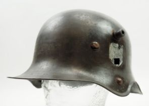 Wehrmacht: Stahlhelm M18 Kavallerie (Ohrenfrei) - Doppelemblem.