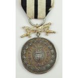 Hohenzollern: Fürstlich Hohenzollernscher Hausorden, Silberne Ehrenmedaille mit Schwertern. 