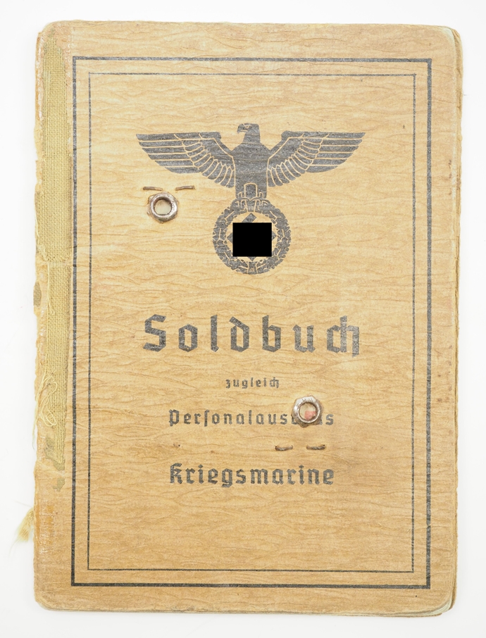 Soldbuch eines Oberleutnant (Ing.) der Kriegsmarine der auf U463 und U858 fuhr. - Image 3 of 5