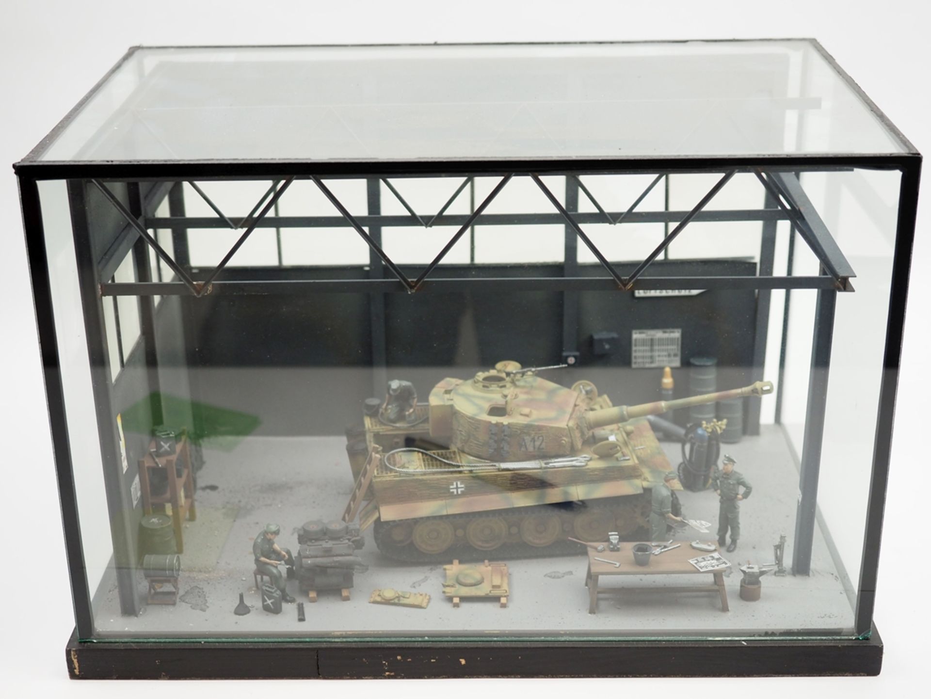 Wehrmacht Diorama einer Panzer Werkstatt. - Bild 4 aus 4