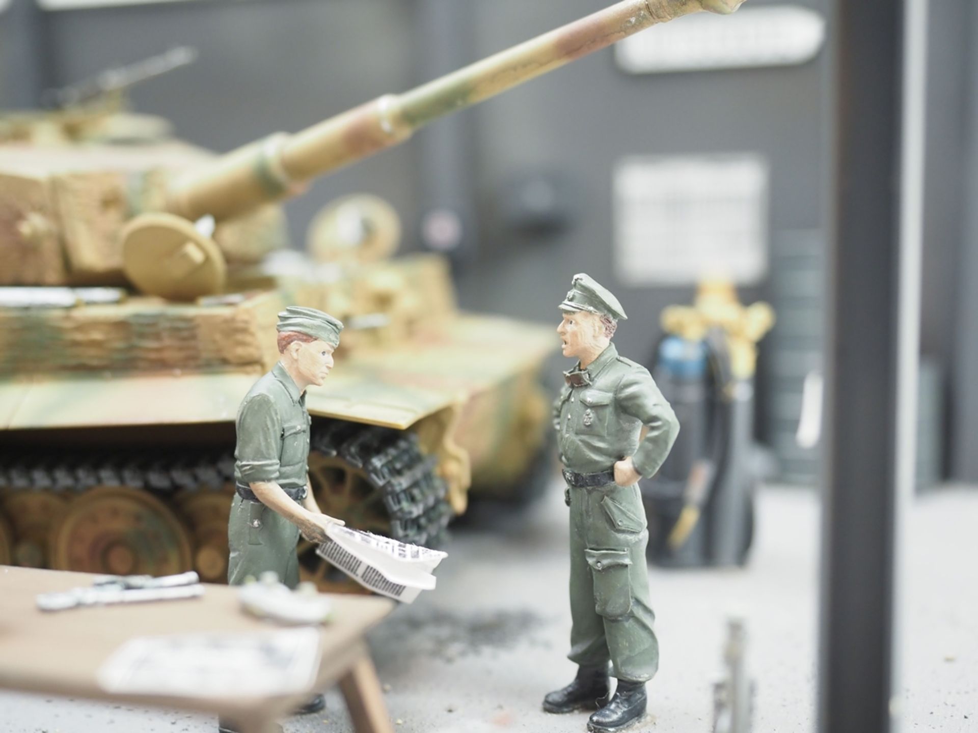 Wehrmacht Diorama einer Panzer Werkstatt. - Bild 3 aus 4