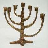 Harjes, Michael: Bronze Menorah (Kerzenständer).