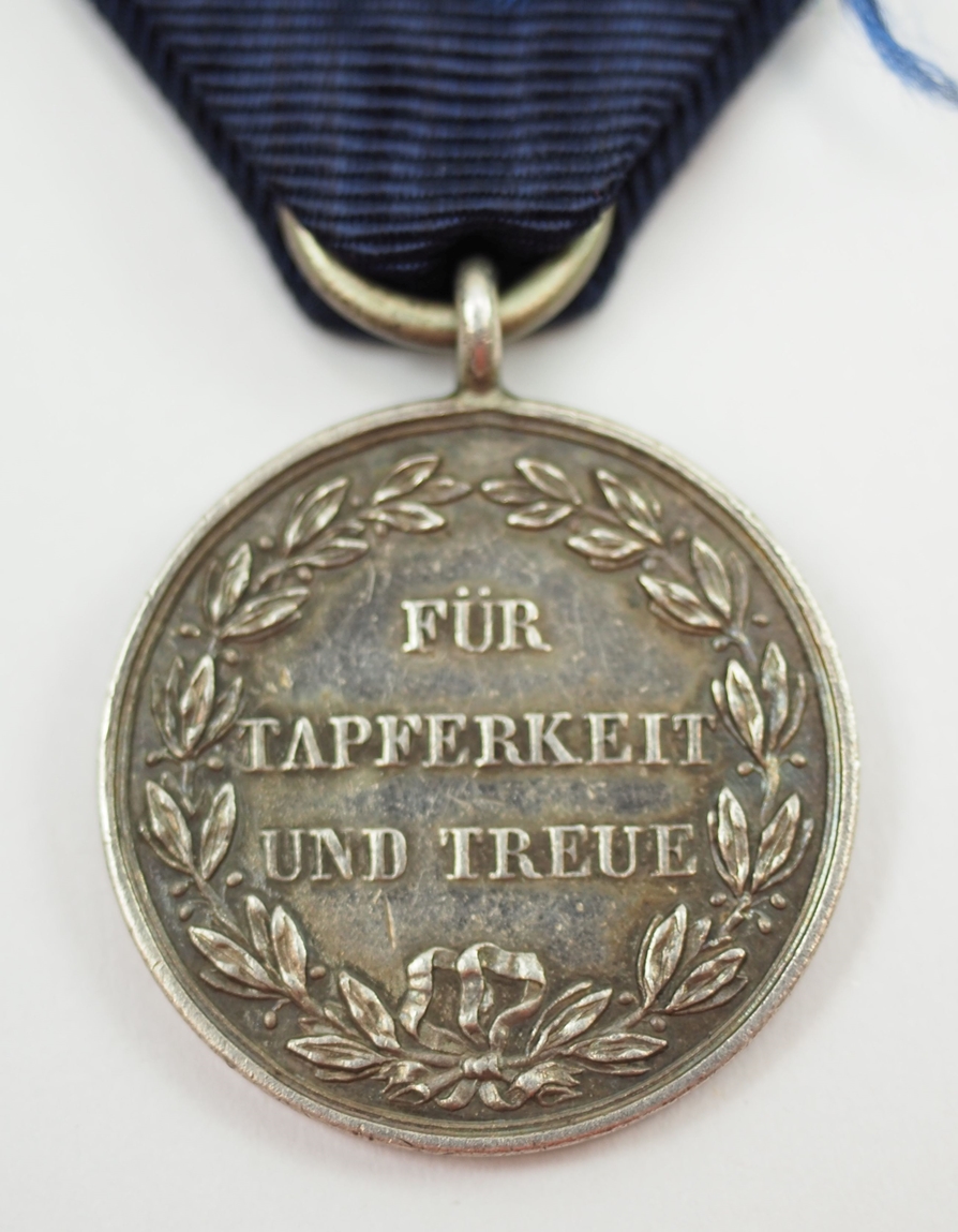 Württemberg: Militär-Verdienst Medaille, Karl, in Silber. - Image 3 of 3