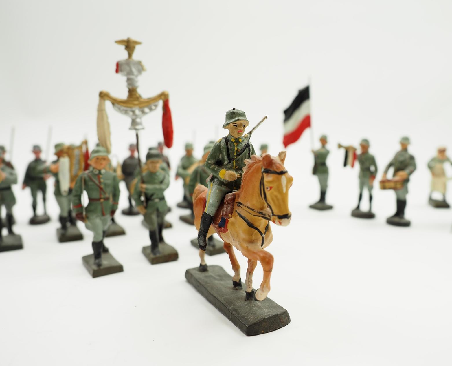 Lineol / Elastolin: Wehrmacht - 31 Figuren. - Image 5 of 5