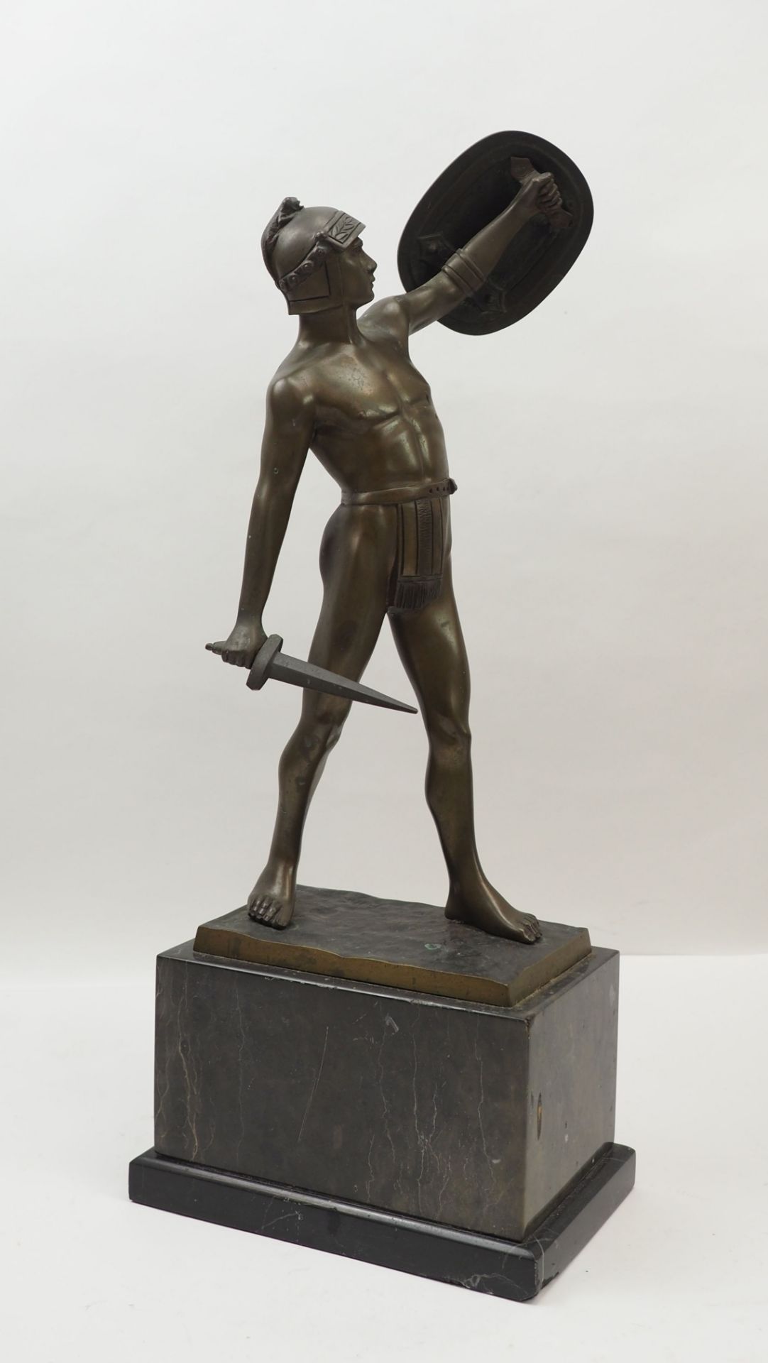 Thiermann, F.: Bronze eines Gladiators in Kampfmontur.