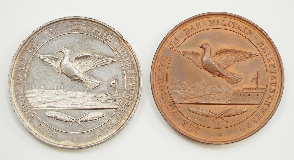 Preussen: Medaille für Verdienste um das Militär-Brieftaubenwesen. 2. Modell, 1. Ausführung, in Sil - Image 2 of 2