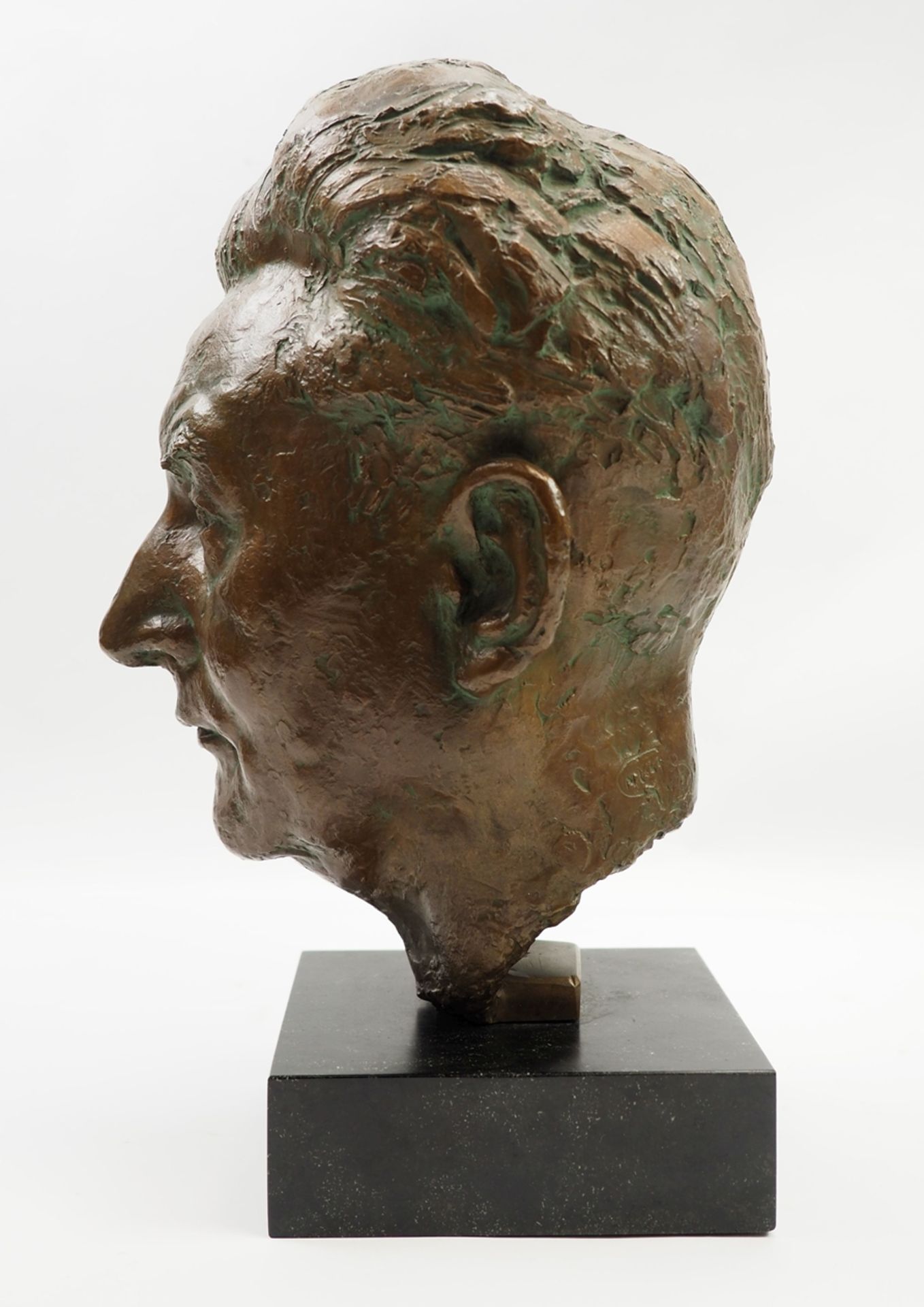 Nuss, Fritz (1907 Göppingen - 1999 Strümpfelbach): Bronze Kopf eines Mannes. - Image 2 of 3