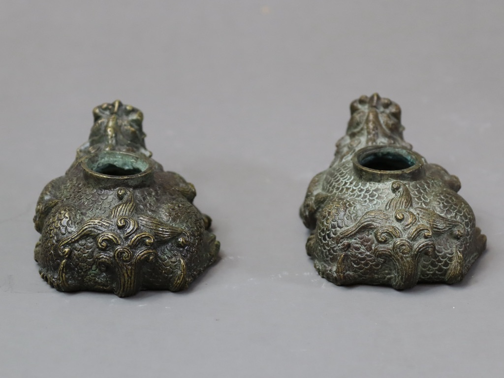 A Pair of Bronze Chimera WaterdroppersA Pair of Bronze Chimera Waterdroppers L:10.5gm, Weight: 429g, - Image 6 of 7