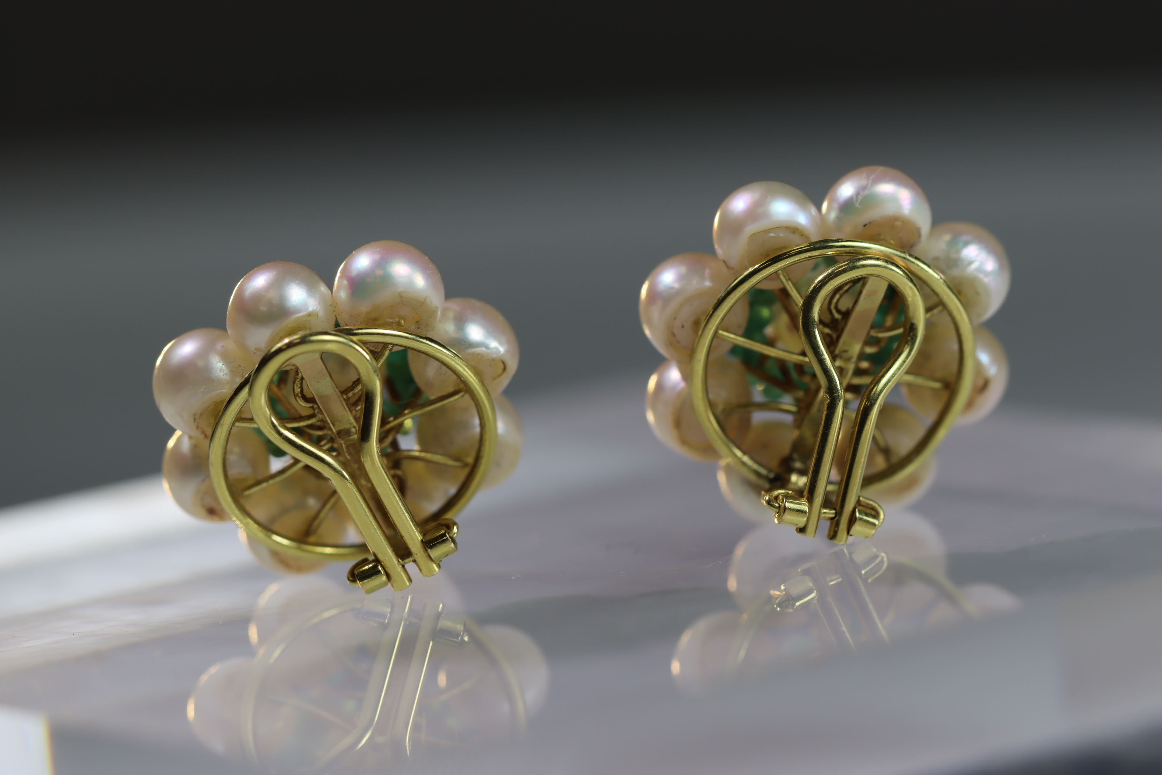 A Pair of Cultured Pearl and Emerald Circular Cluster Earrings each set with a 7.9mm cultured - Image 3 of 13