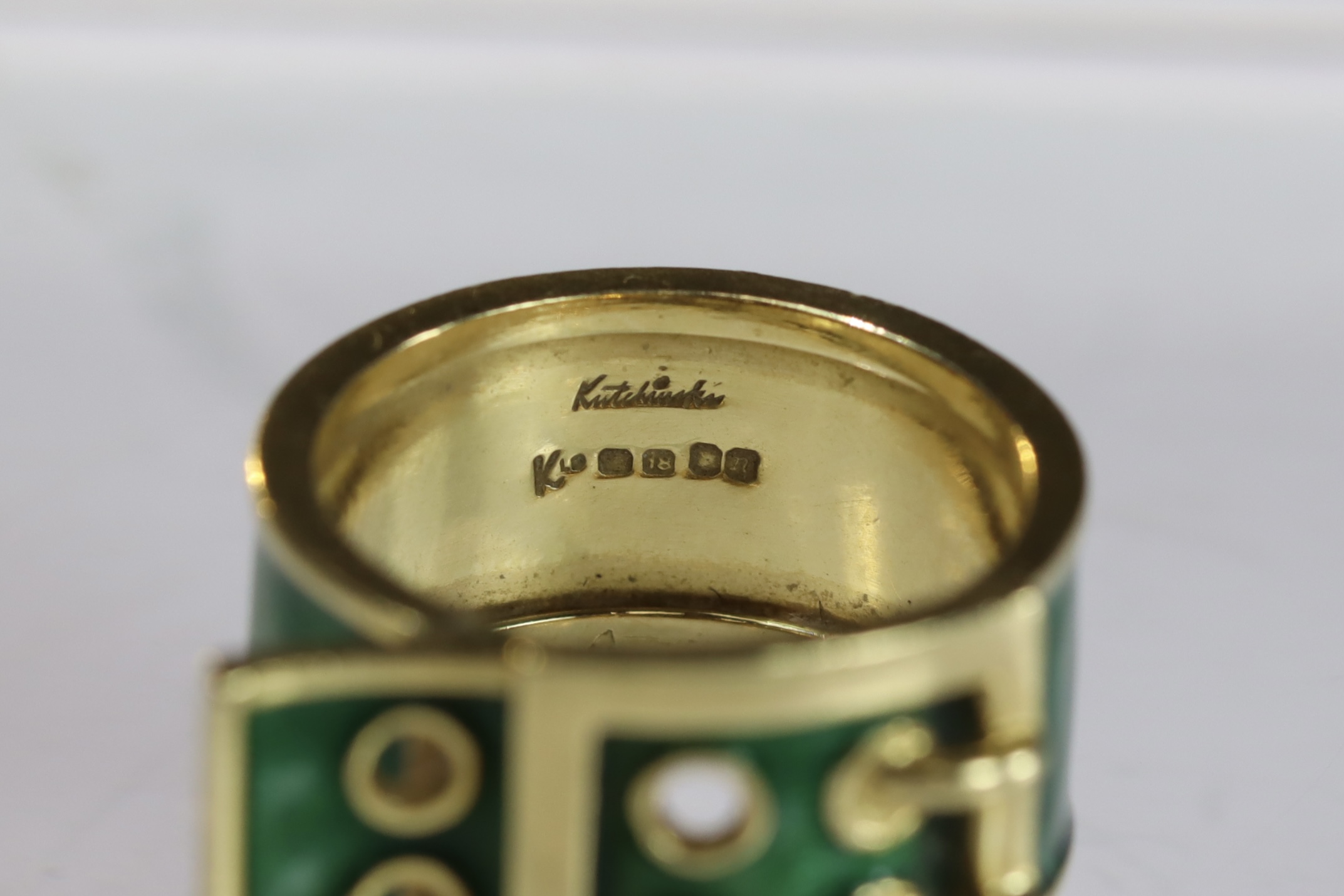A Green Enamel and 18k Gold Ring, by Kutchinsky, in good condition, size L dated 1968 size L - Image 7 of 10