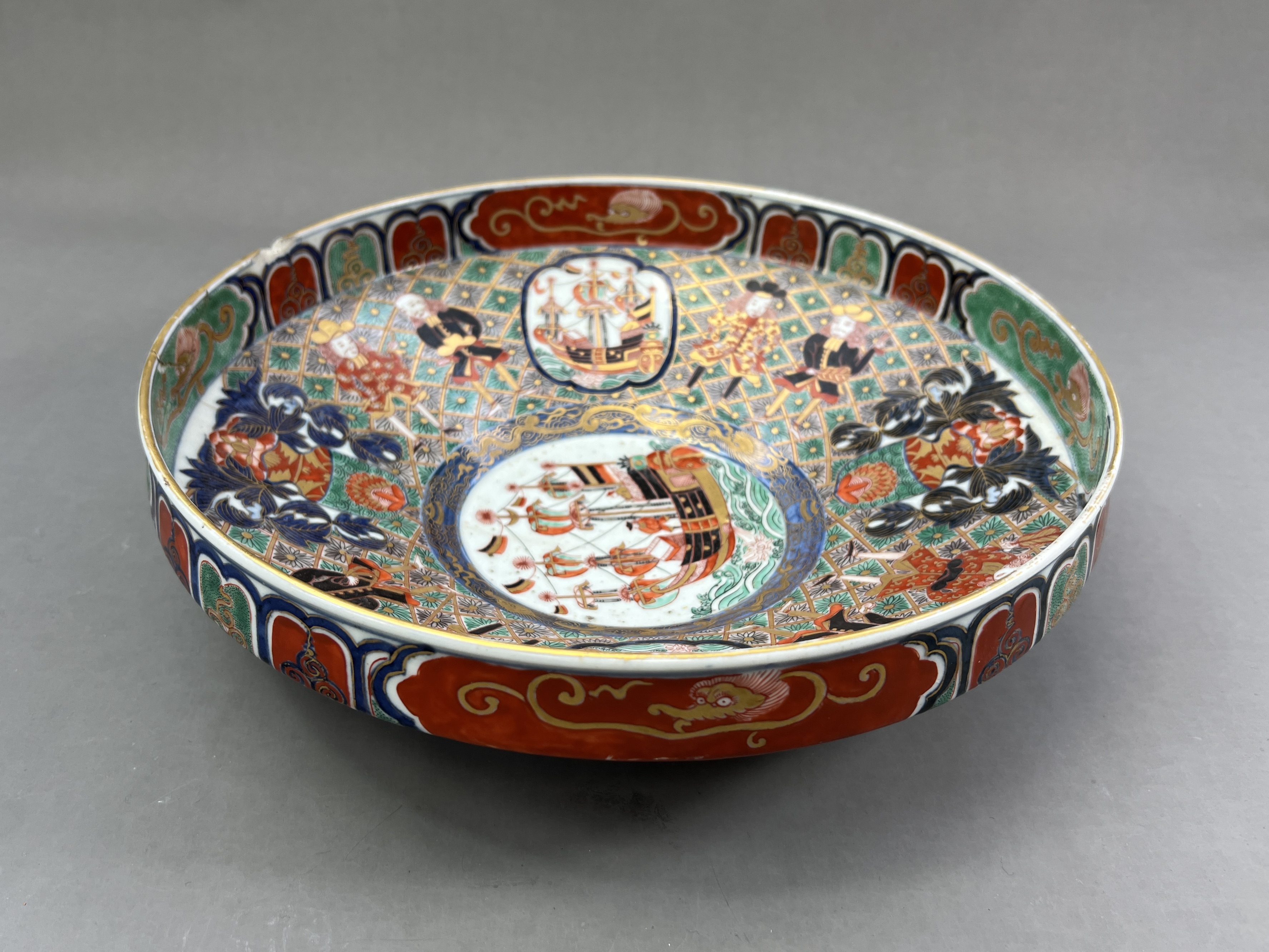 Four Japanese porcelain items, 19th centuryJapanese porcelain, 19th century, the four attractive - Image 12 of 23