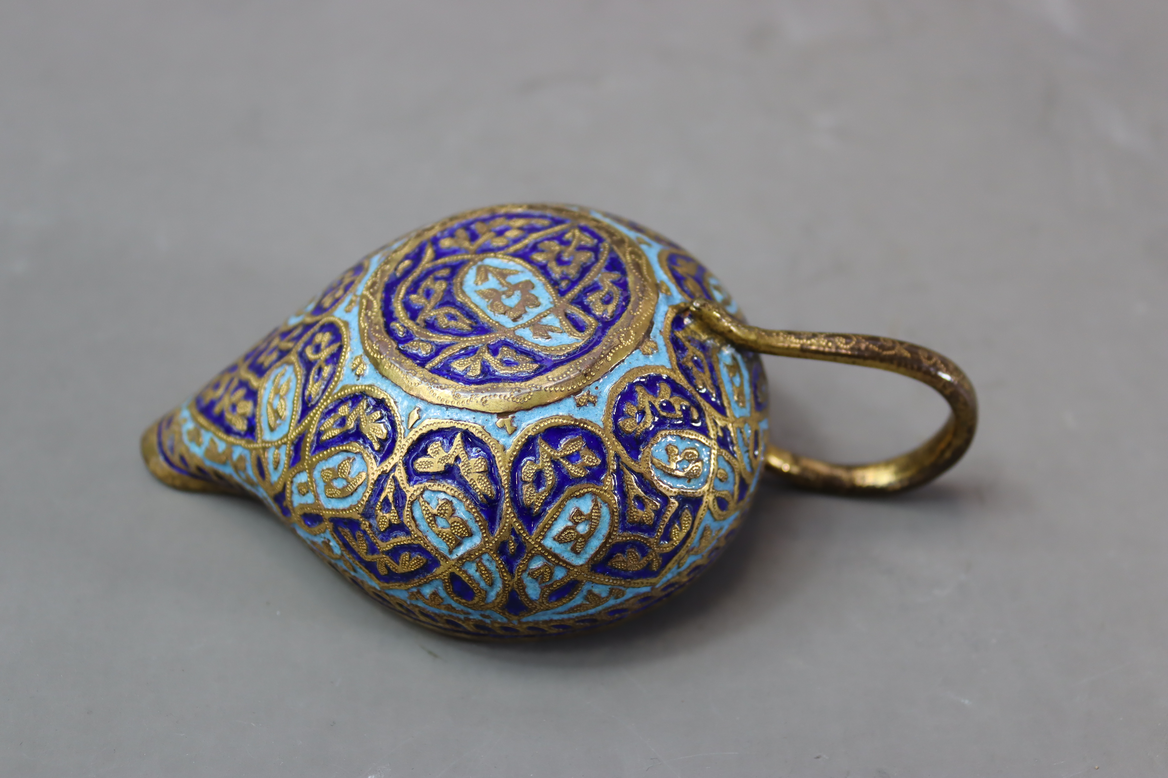 An Enamelled Gilt Copper Pourer, Kashmir,.c.1900 - Bild 6 aus 7