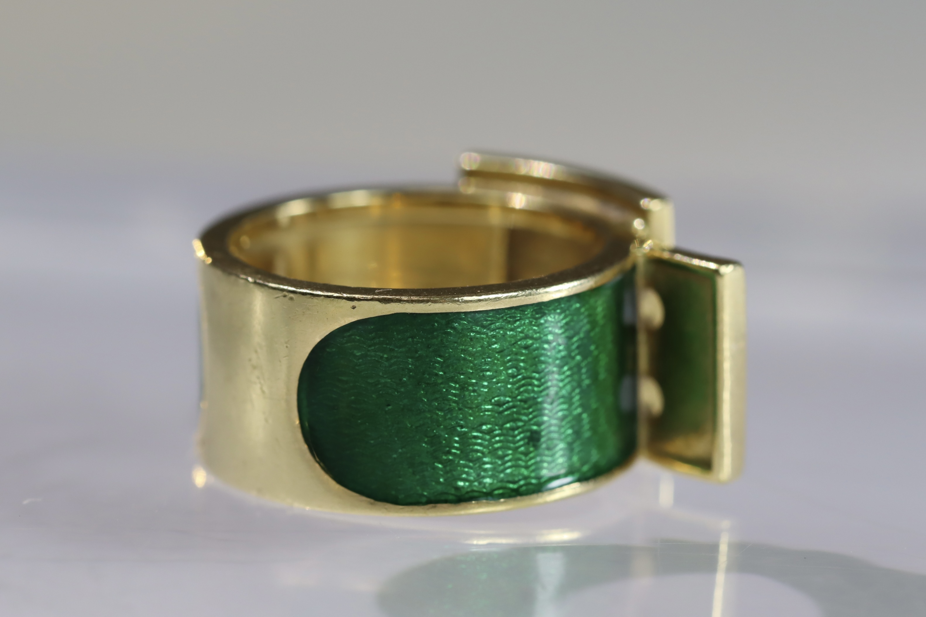 A Green Enamel and 18k Gold Ring, by Kutchinsky, in good condition, size L dated 1968 size L - Image 4 of 10