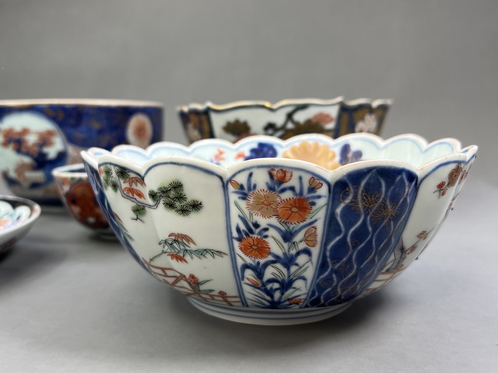 Five Japanese Imari Wares,c.1700the attractive group comprising a tureen, a deep faceted bowl, a - Image 6 of 12