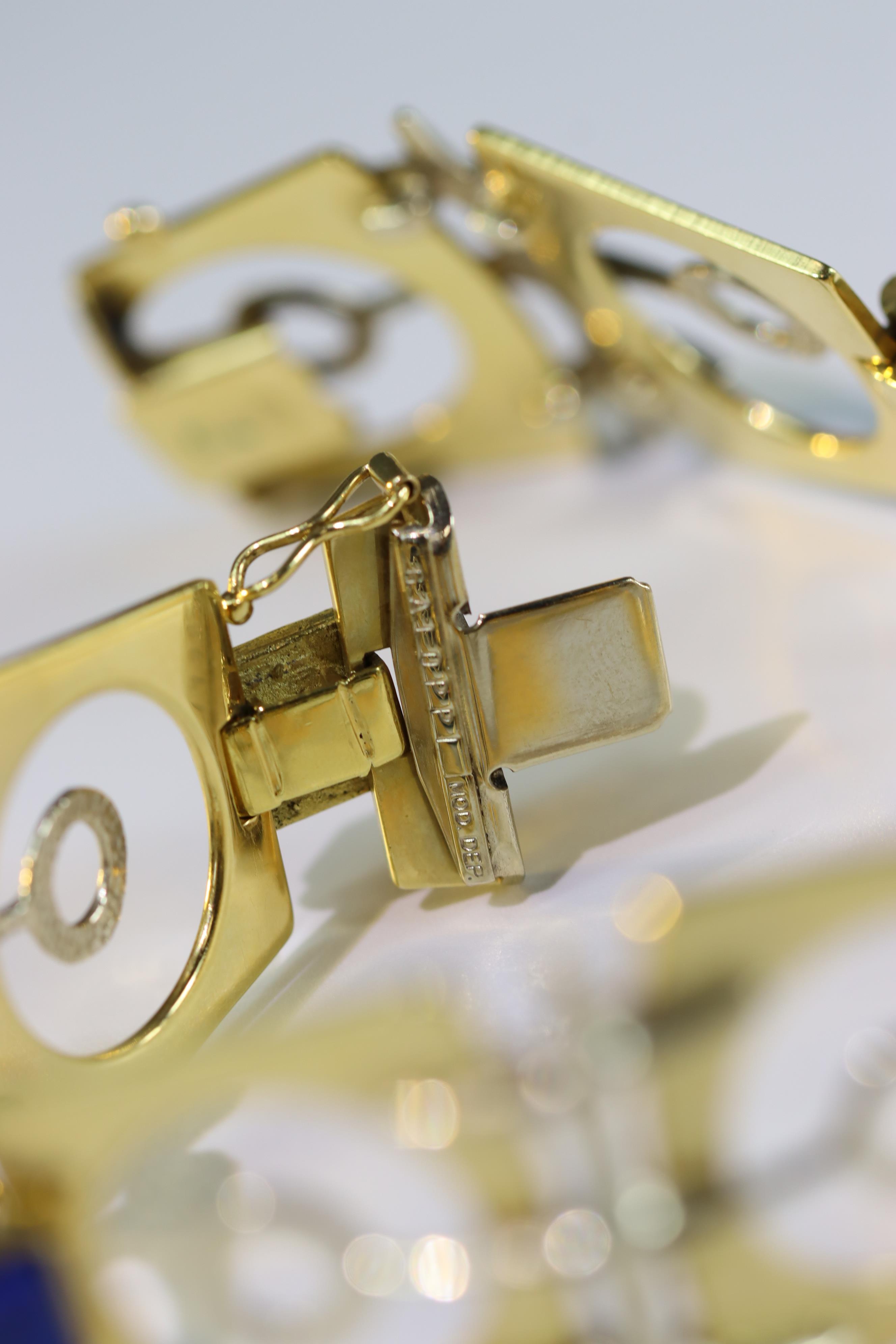 An Italian 18k Gold Bracelet set with Lapis lazuli, designed by Galoppi. Fully signed. Weight 44. - Image 10 of 15
