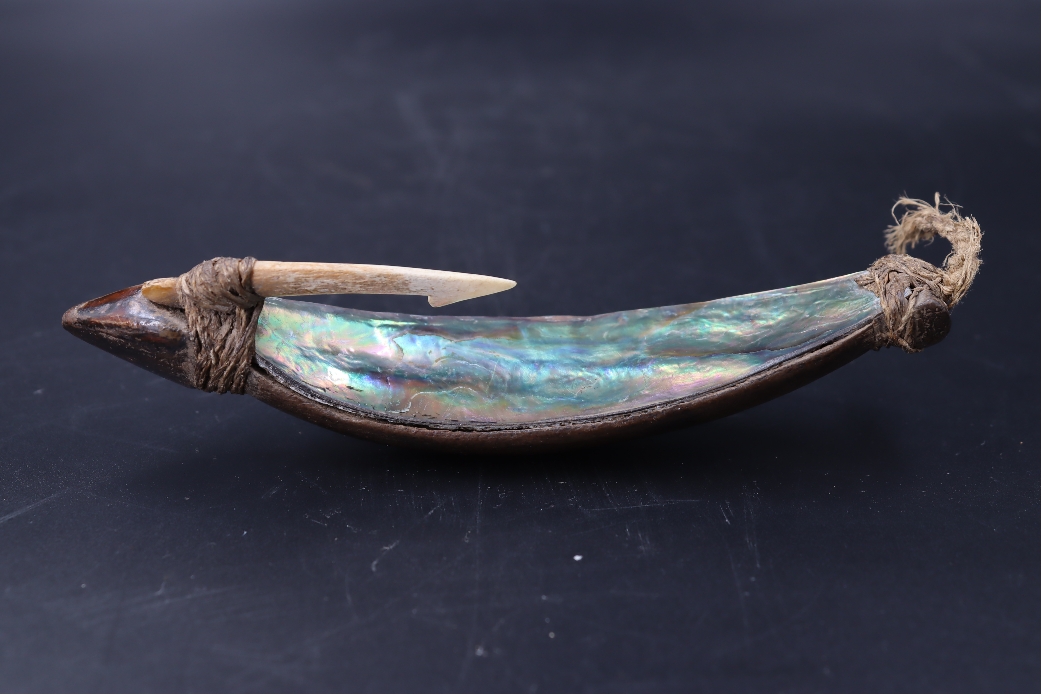 A Large Maori Fish Hook. New Zealand. Ca. 19th century.A good Maori fish lure made with wood, - Image 7 of 11