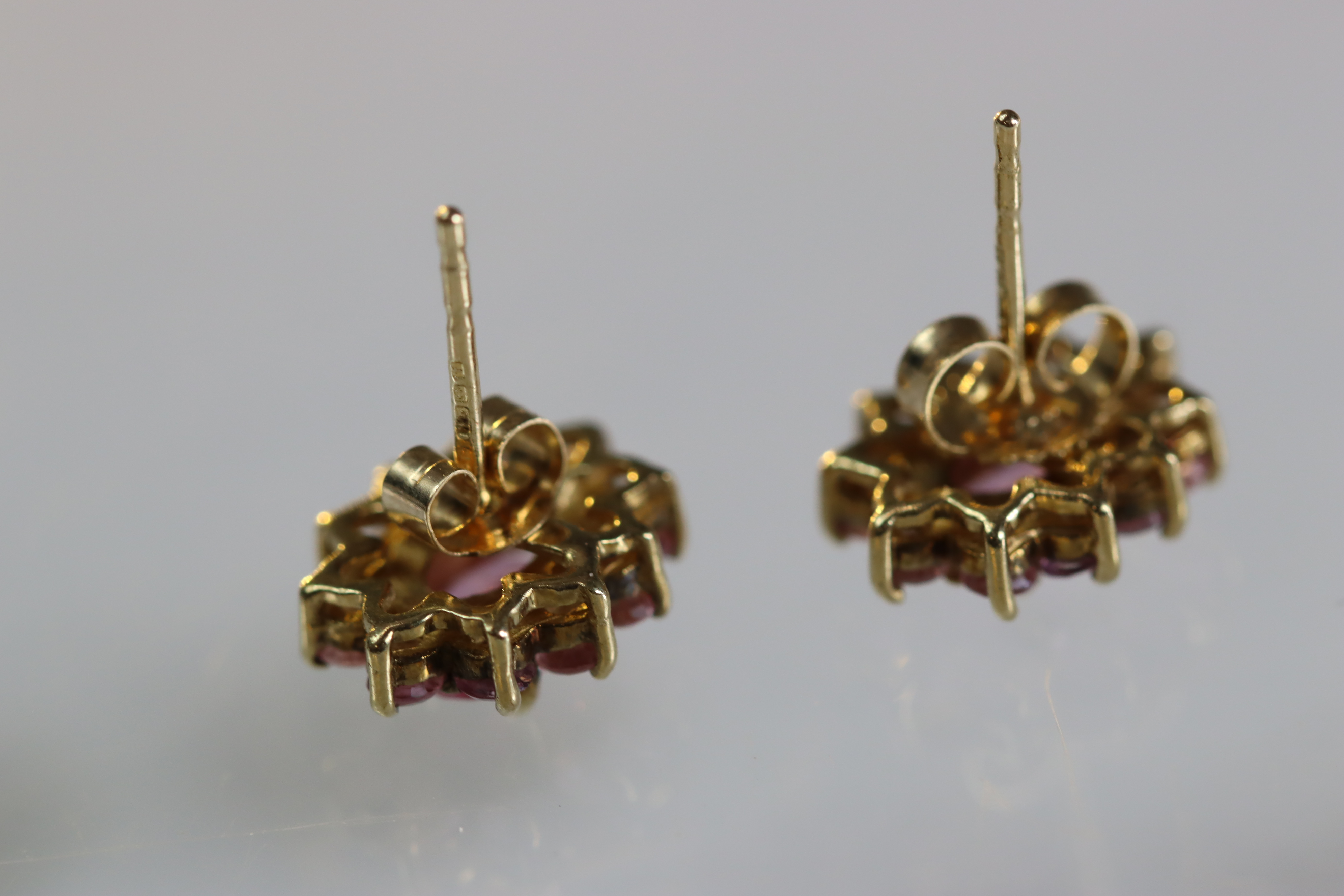 A Pair of Pink Sapphire Cluster Earrings A Pair of Pink Sapphire Cluster Earrings, mounted in yellow - Image 9 of 10