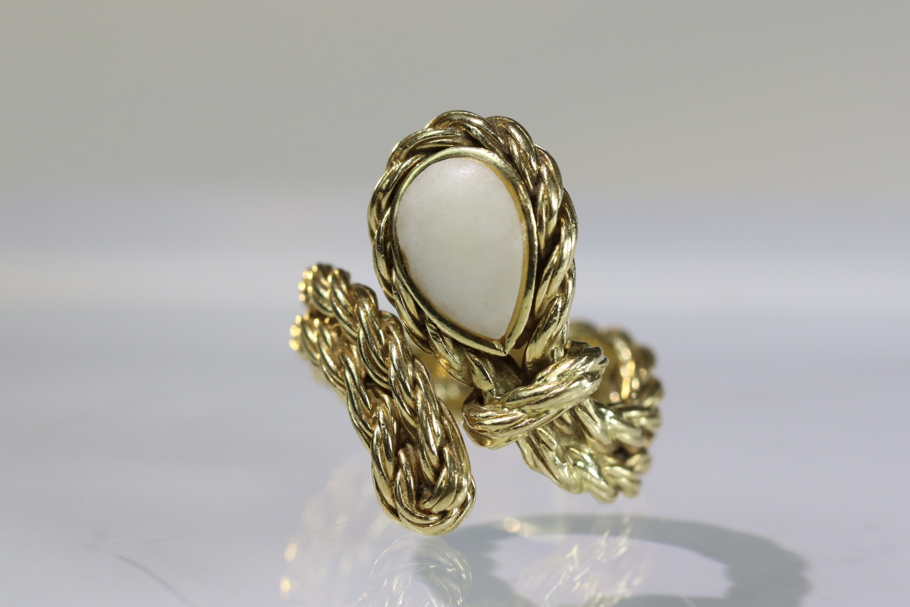 A Kutchinsky White Coral Ring set in 18k Gold, signed in full.dated 1975 size j size j - Image 2 of 14