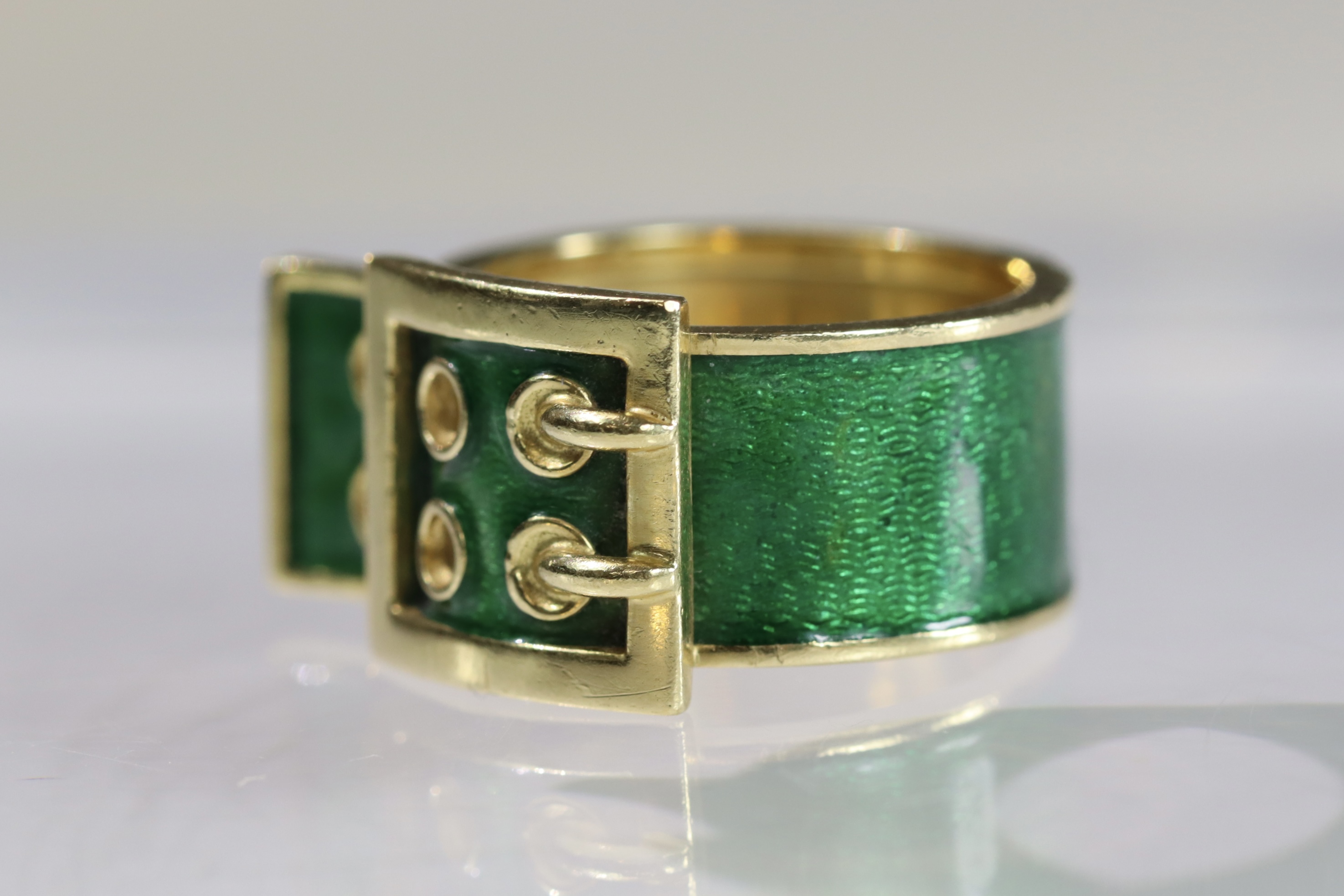 A Green Enamel and 18k Gold Ring, by Kutchinsky, in good condition, size L dated 1968 size L - Image 6 of 10
