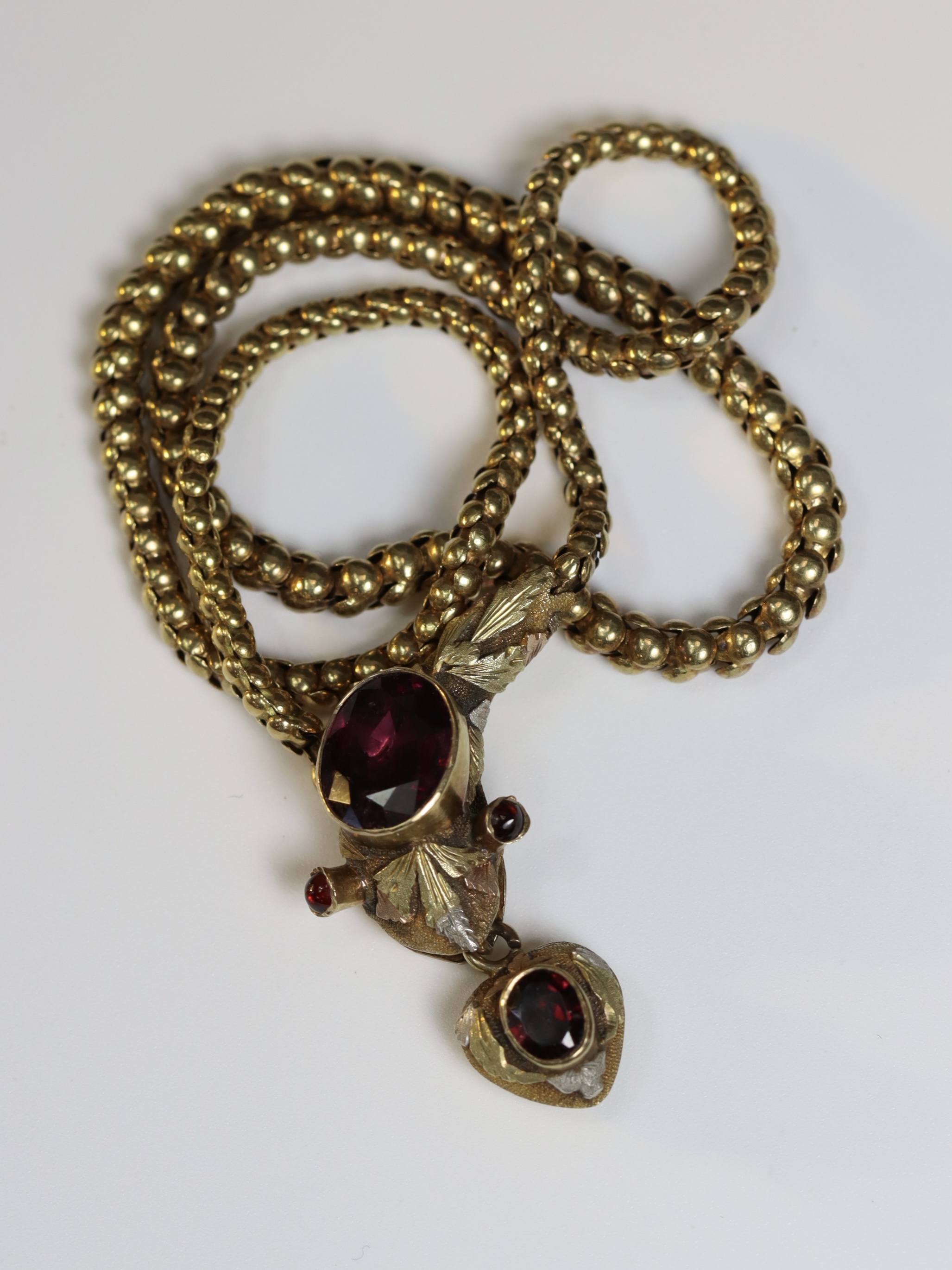 An Antique Cabochon Garnet and Gold Snake Necklace, circa 1860, the head formed from a cabochon - Bild 11 aus 11