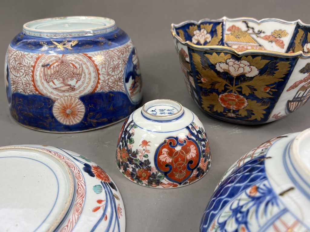 Five Japanese Imari Wares,c.1700the attractive group comprising a tureen, a deep faceted bowl, a - Image 3 of 12
