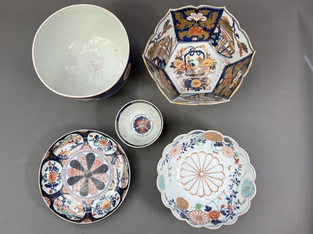 Five Japanese Imari Wares,c.1700the attractive group comprising a tureen, a deep faceted bowl, a - Image 2 of 12