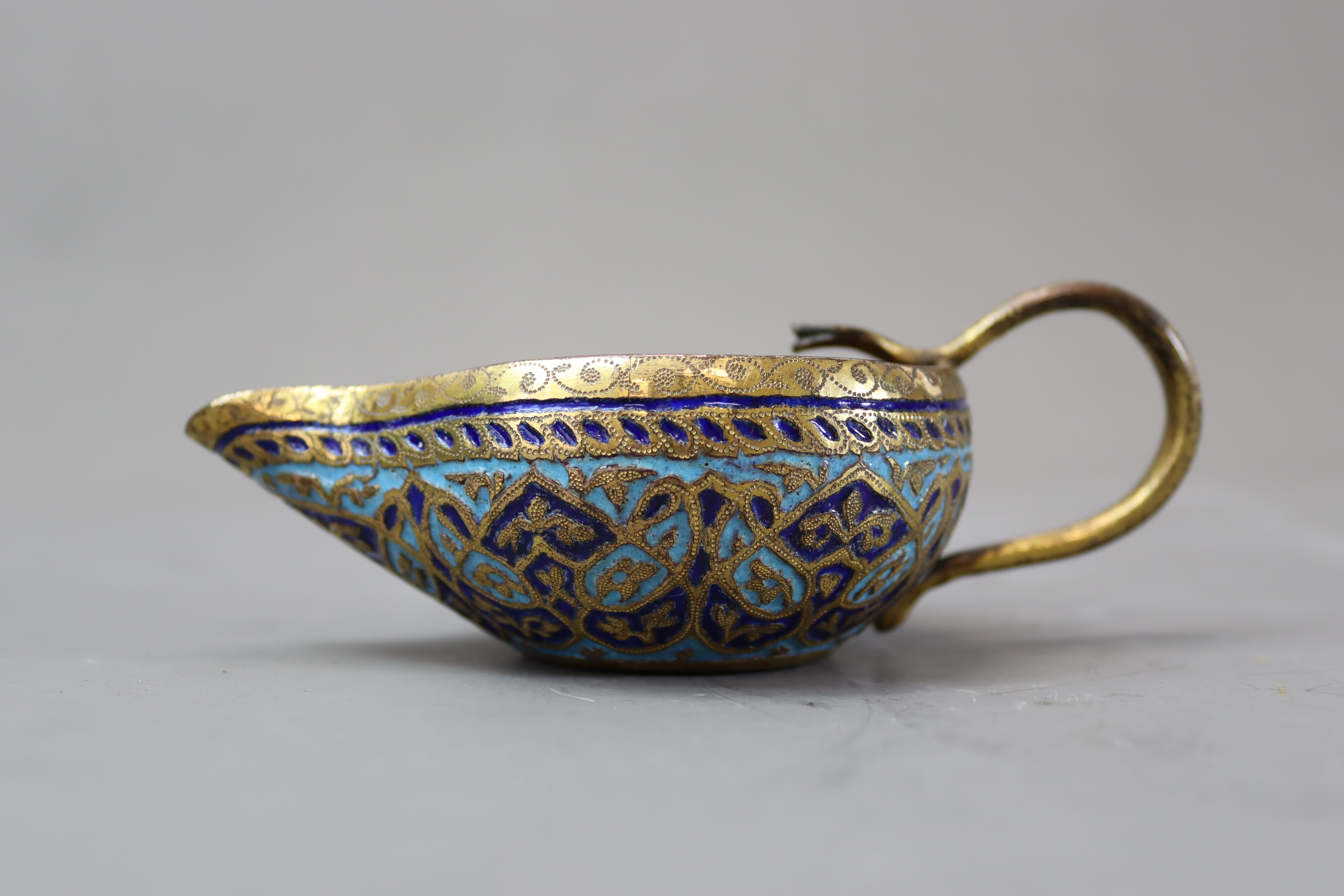 An Enamelled Gilt Copper Pourer, Kashmir,.c.1900 - Bild 2 aus 7