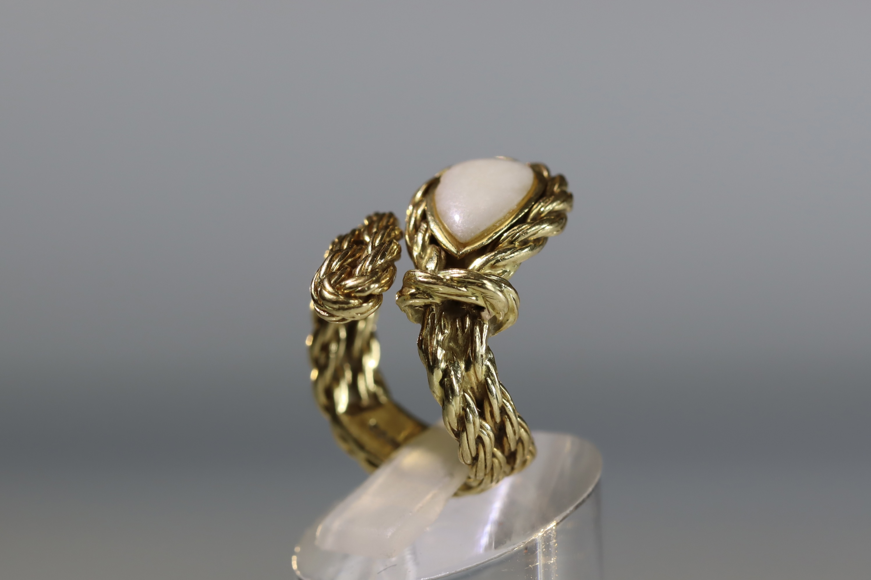 A Kutchinsky White Coral Ring set in 18k Gold, signed in full.dated 1975 size j size j - Image 5 of 14