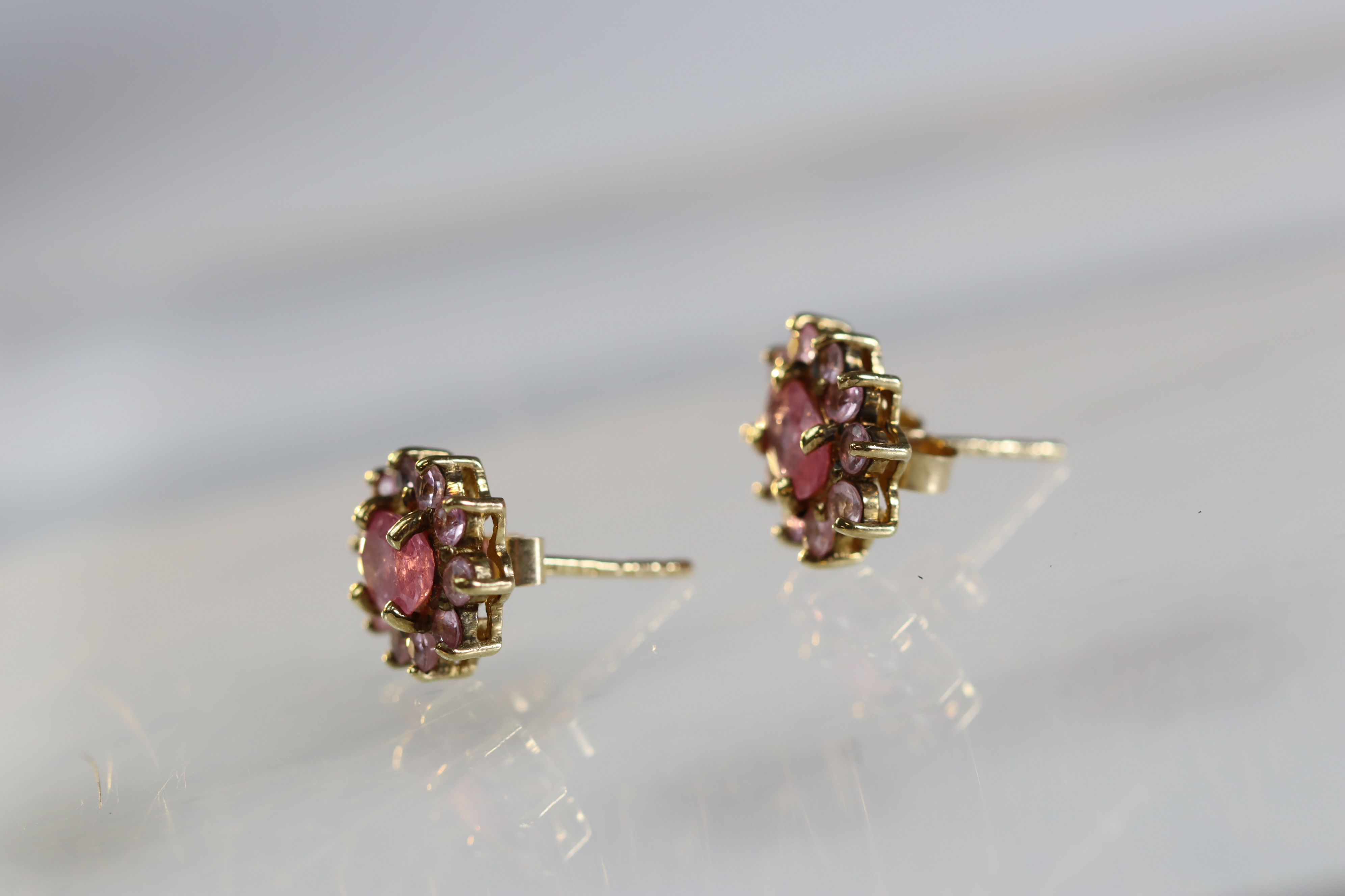 A Pair of Pink Sapphire Cluster Earrings A Pair of Pink Sapphire Cluster Earrings, mounted in yellow - Image 6 of 10