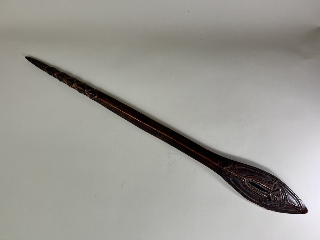 A Fine Prestige Wooden Staff Solomon Islands, Late 19th/early 20th century.This prestige staff - Image 2 of 6