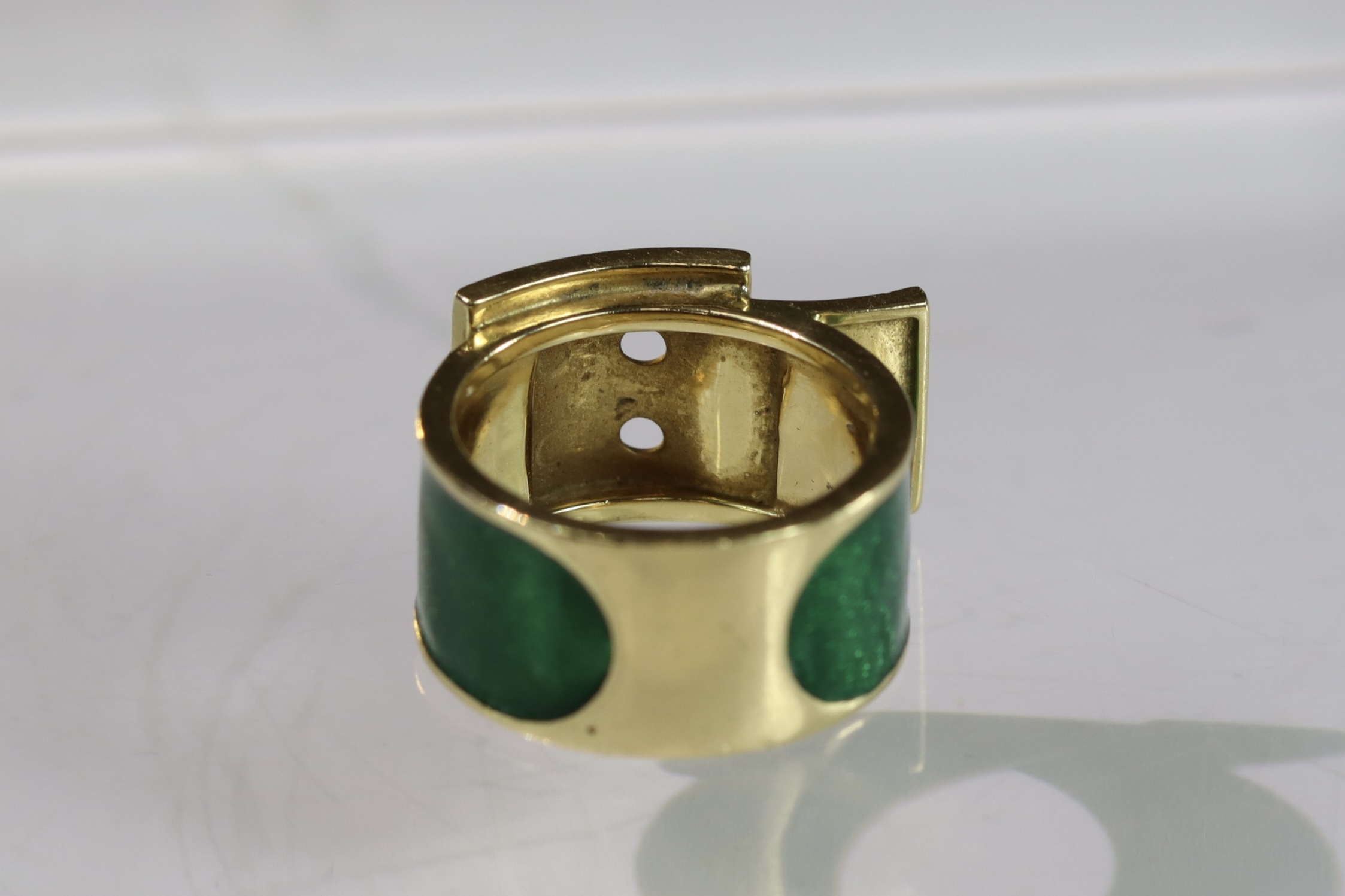 A Green Enamel and 18k Gold Ring, by Kutchinsky, in good condition, size L dated 1968 size L - Image 8 of 10