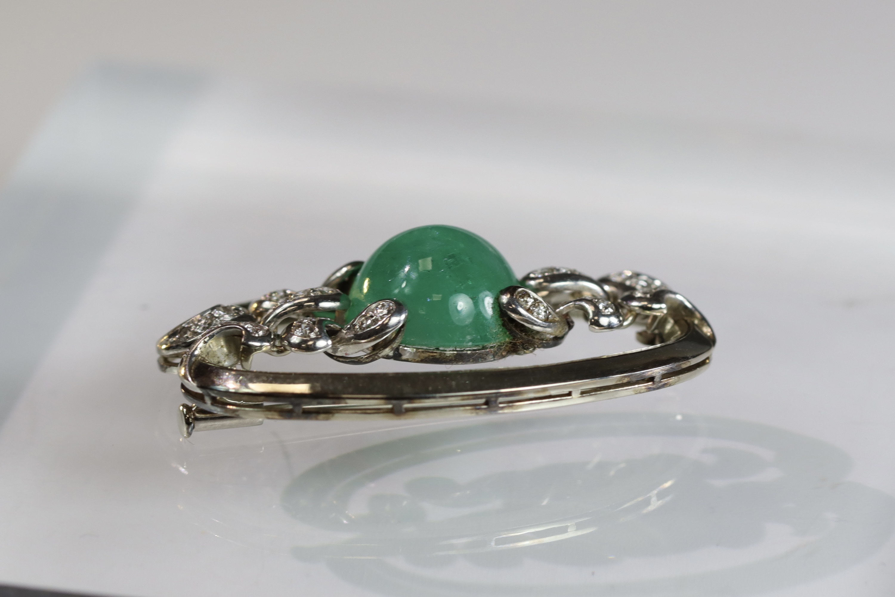 An Impressive 1940s Cabochon Emerald Diamond Brooch, set to the centre with a circular cabochon - Image 5 of 12