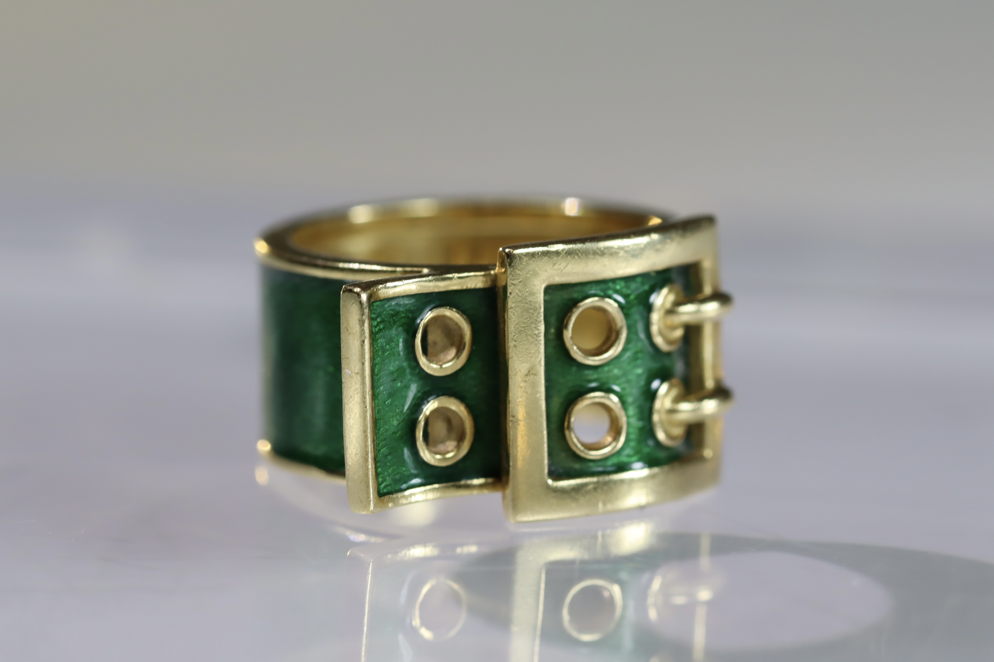 A Green Enamel and 18k Gold Ring, by Kutchinsky, in good condition, size L dated 1968 size L - Image 5 of 10