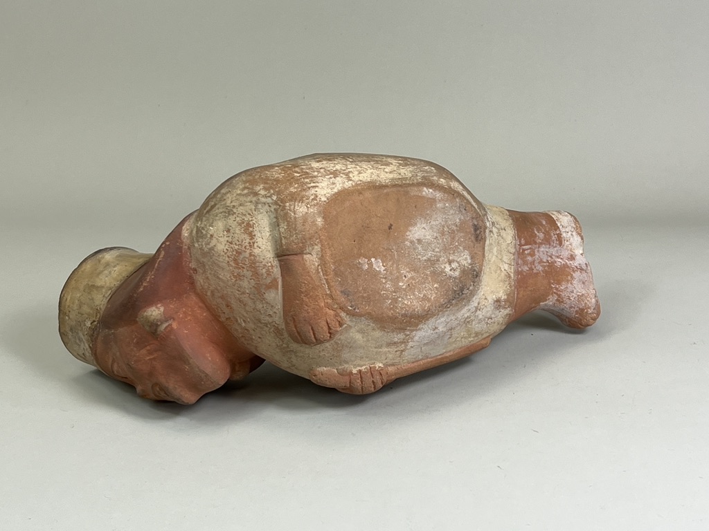 A Moche Culture Figure Figure with Cleft Lip Vessel. Peru ca. 100-700 AD.The terracotta vessel - Image 4 of 14