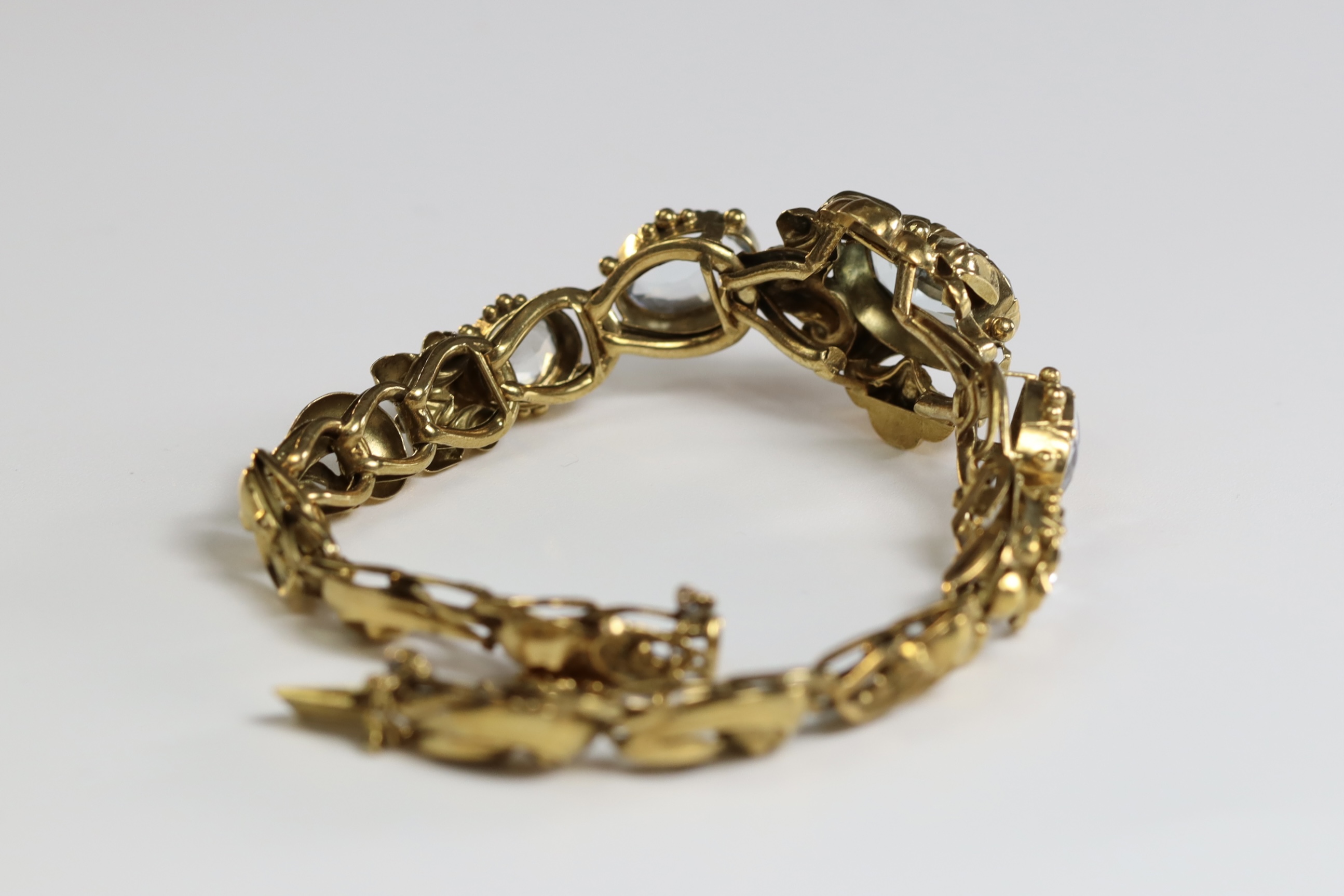 An Antique Aquamarine and 15 ct  Yellow Gold Bracelet, circa 1860, the front set with five graduated - Image 11 of 11