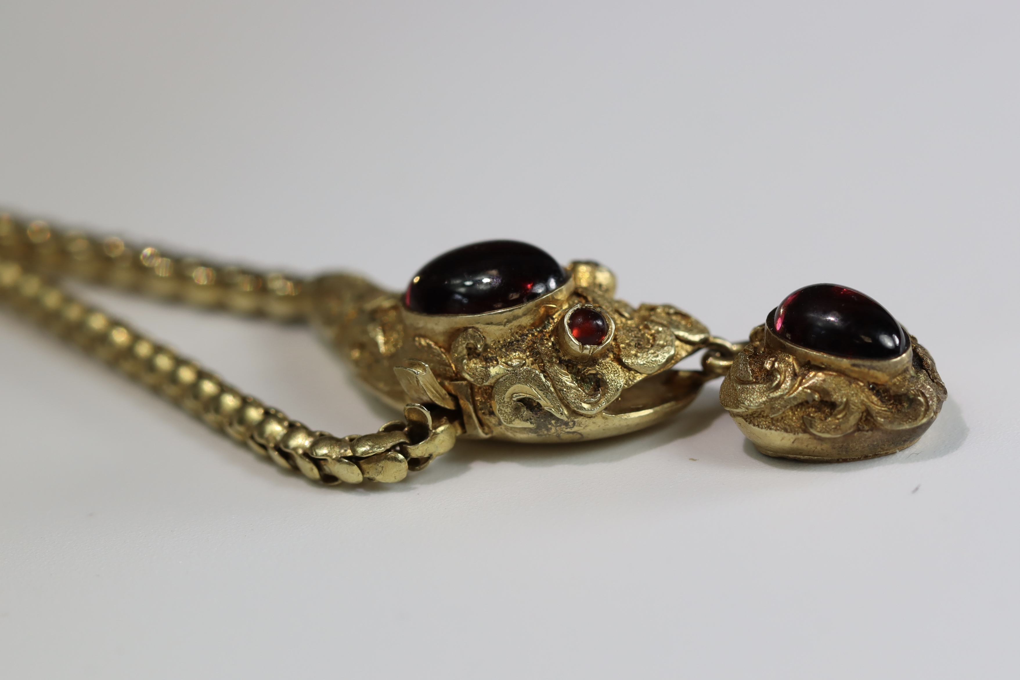 An Attractive Antique Cabochon Garnet and Yellow Gold Snake Pendant, circa 1870,the head formed from - Image 6 of 10