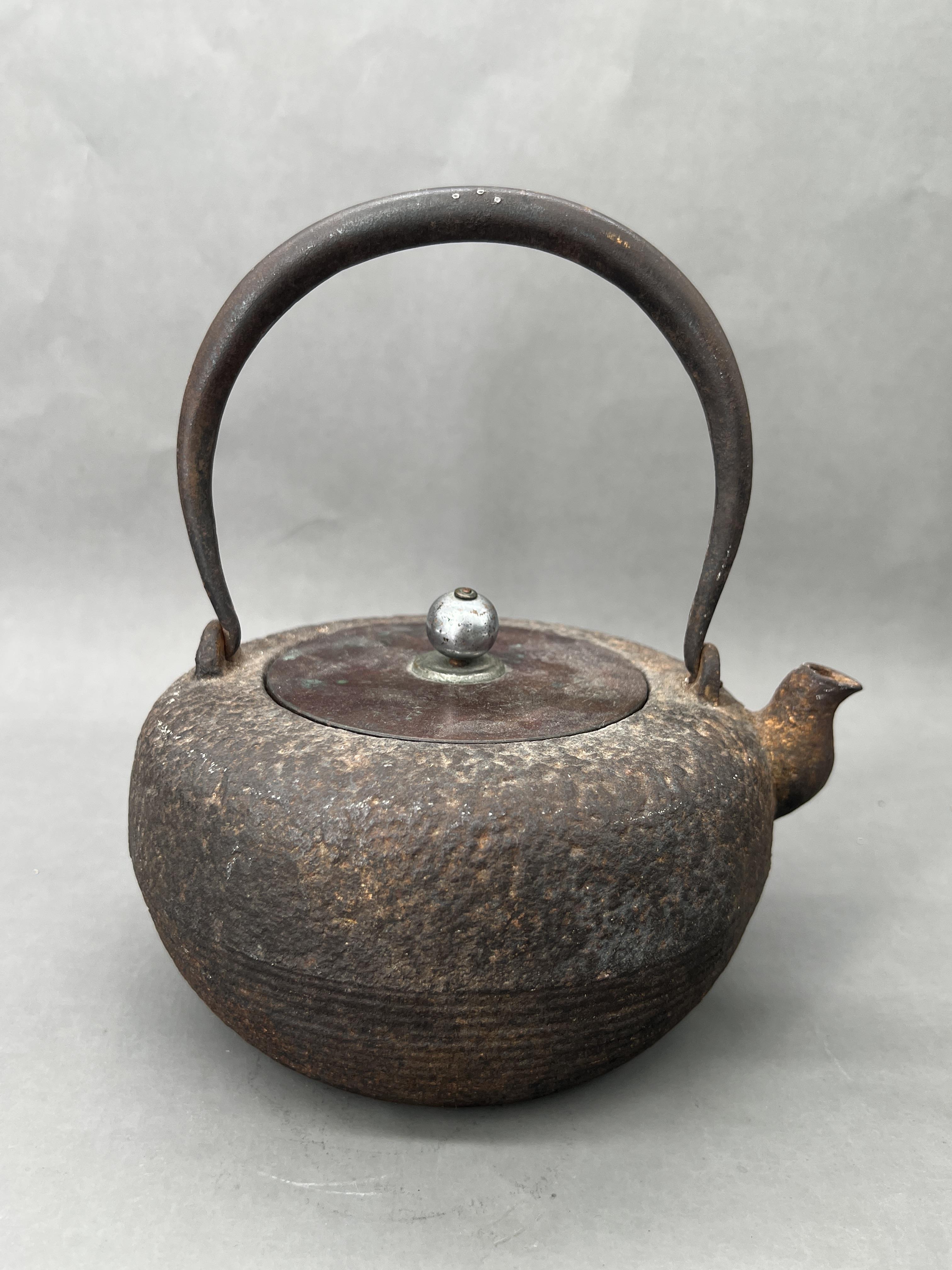 A Pair of Tetsubin Kettles, Japan, 19th Century.A pair of iron kettles (tetsubin) H:21cm, 25cm; - Image 10 of 17