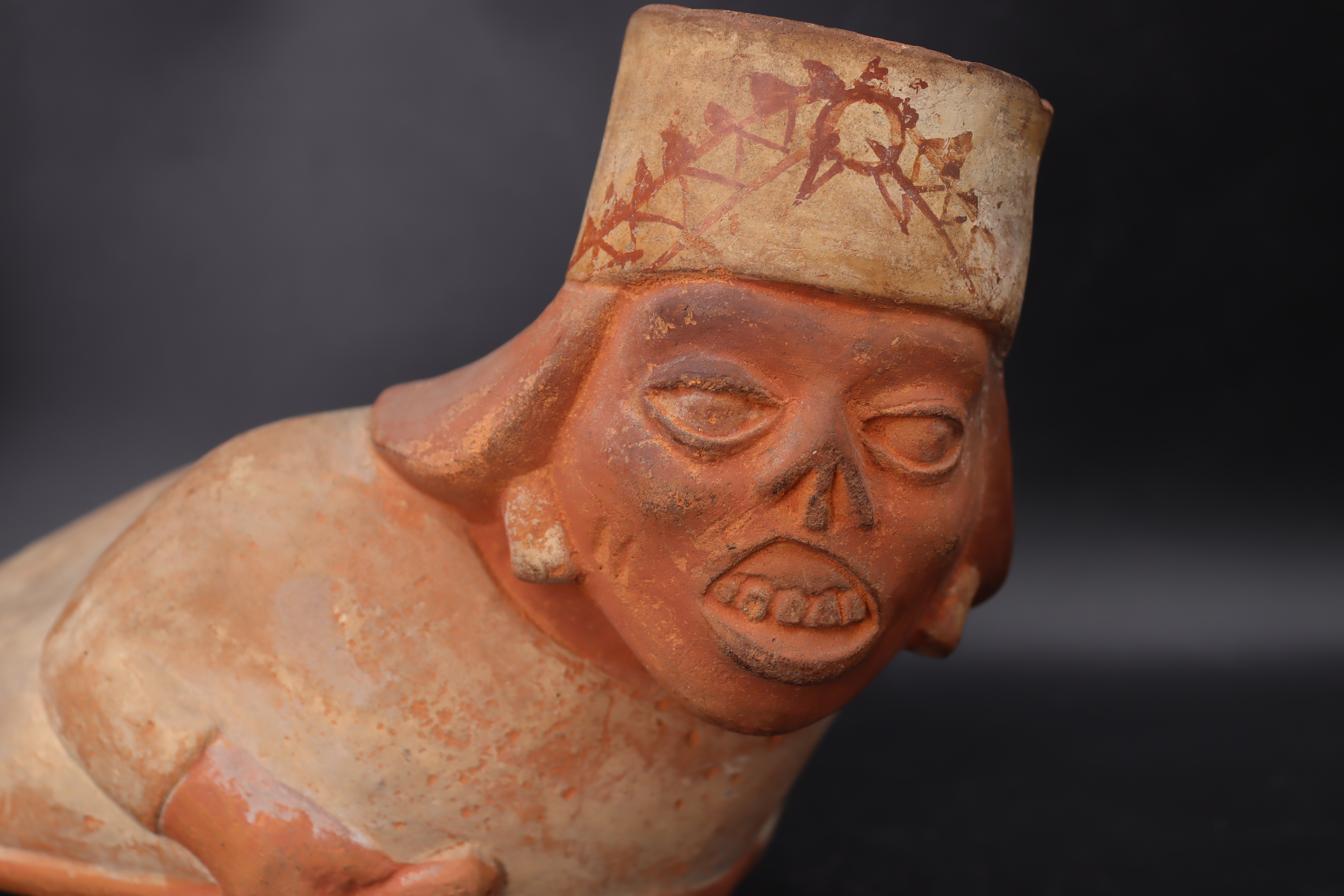 A Moche Culture Figure Figure with Cleft Lip Vessel. Peru ca. 100-700 AD.The terracotta vessel - Image 14 of 14