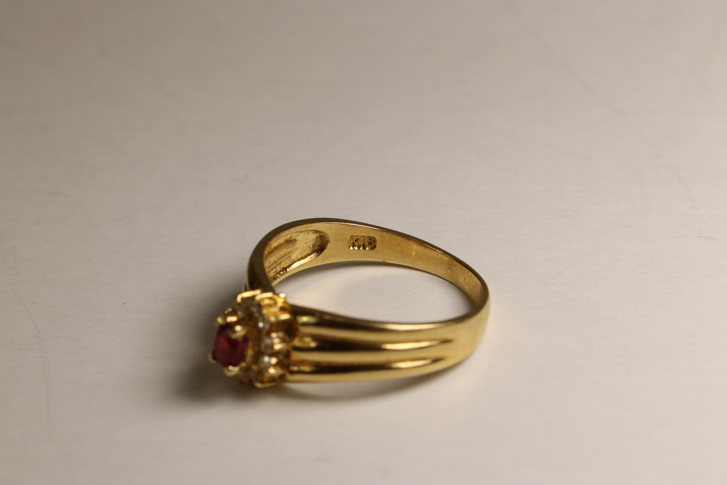 A Small Ruby and Diamond Cluster Ring,  Mounted in 18 ct yellow gold 3.07g, size M-N - Image 5 of 6