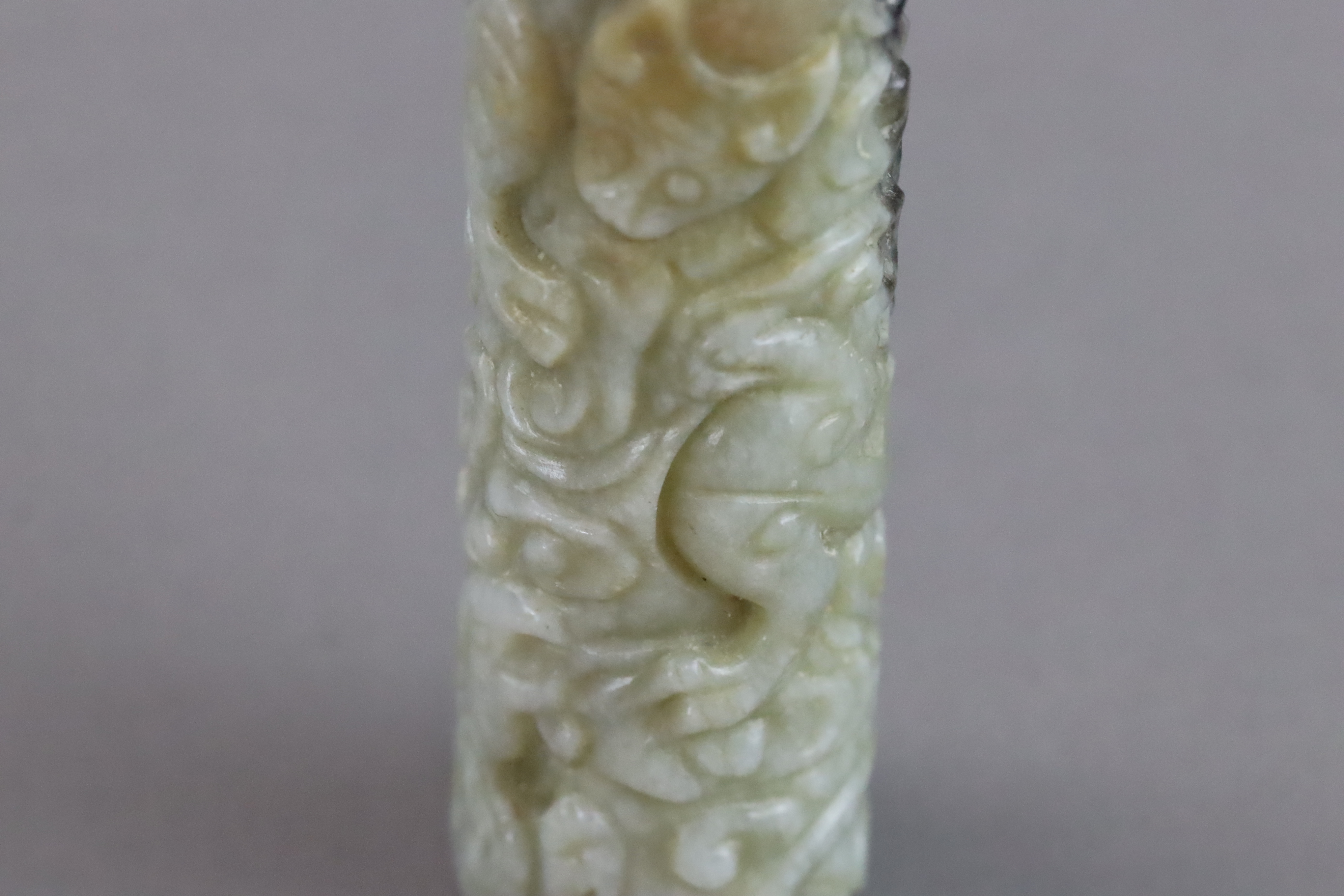 A Black and Celadon Jade Cylinder carved with  Chilong, Ming dynasty - Image 5 of 9