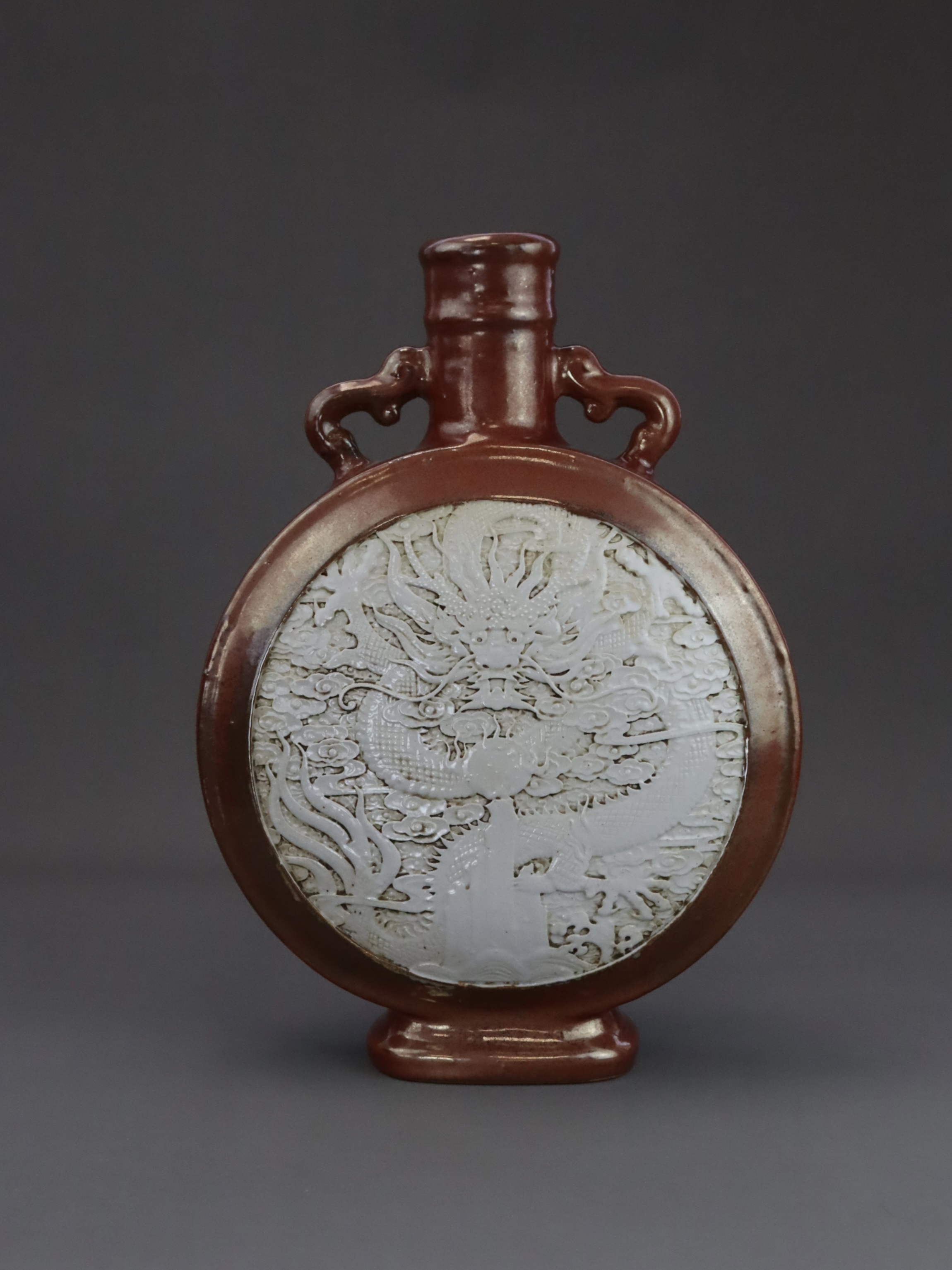 A Dragon Moonflask of Wang Bingrong type, late Qing dynasty, - Image 3 of 13