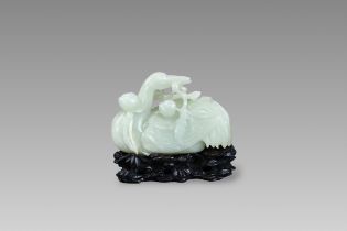 An Attractive Celadon Jade Crane and Peach Group, 19th century,