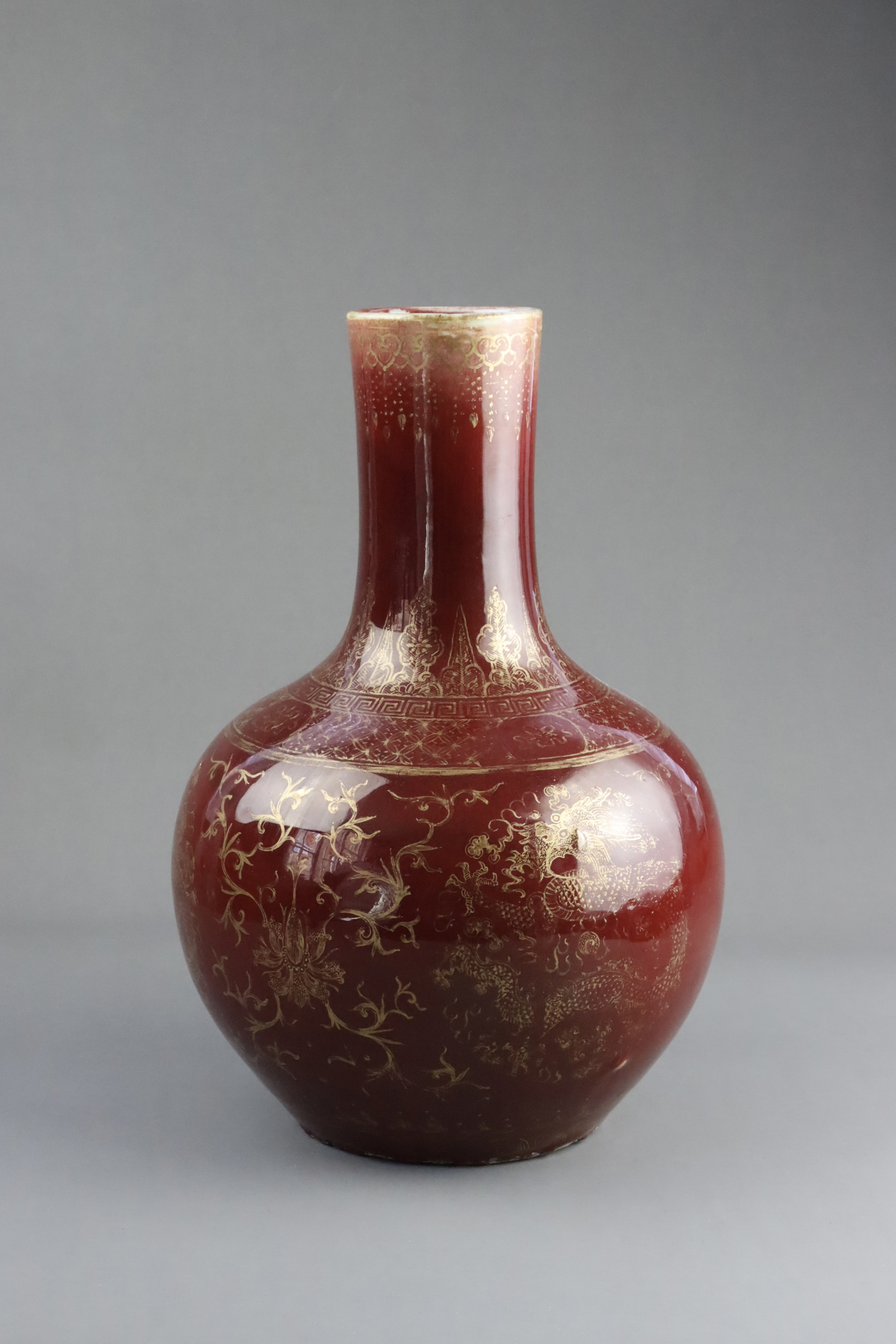 A  Red glazed Gilt Dragon Vase,late Qing dynasty - Image 2 of 9