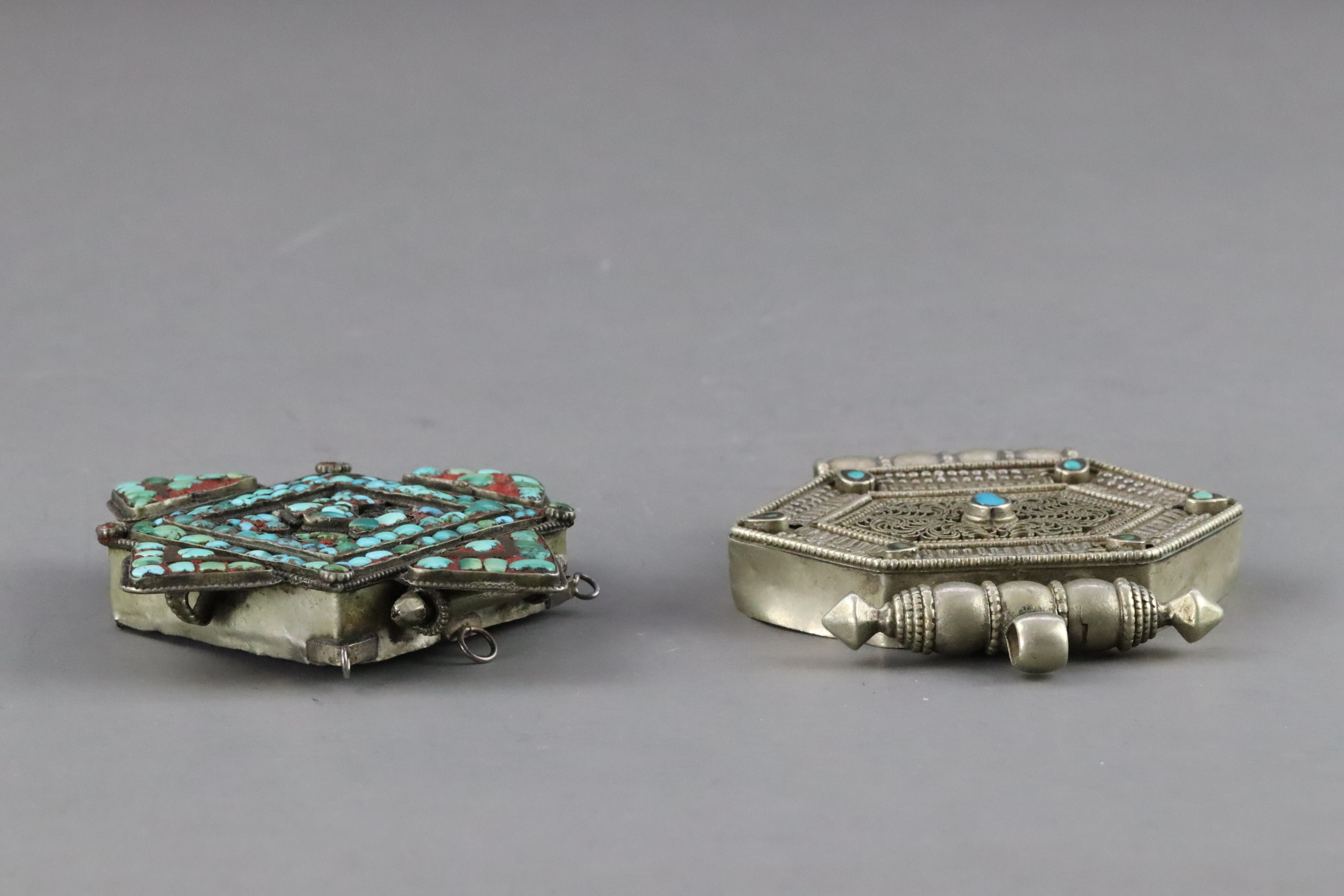 A Silver Reliquary Pendant, and a Turquoise set Gau with Mandala,19th century,A Silver and Turquoise - Bild 4 aus 13