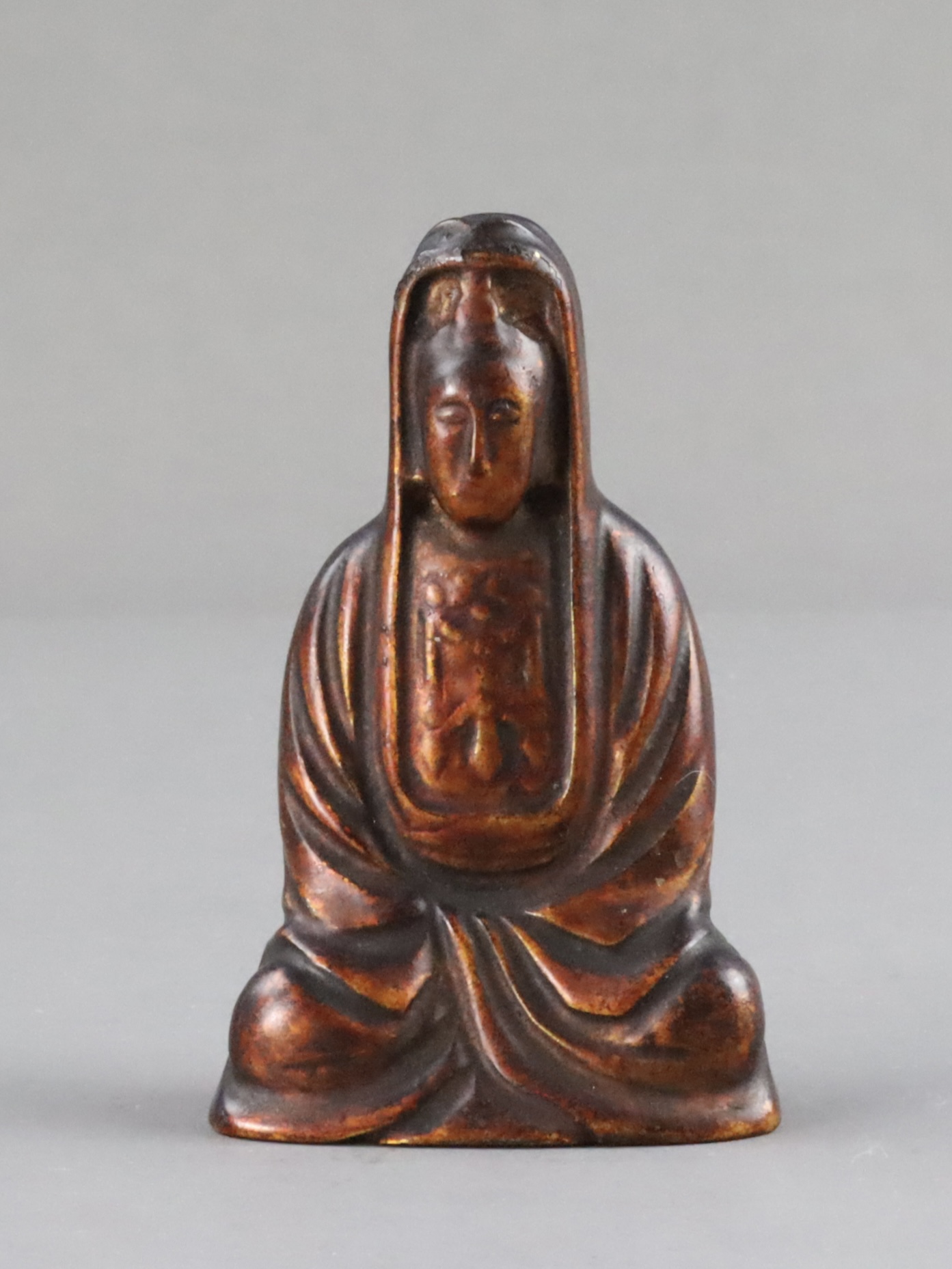 A Rare Lacquered Jade seated Guanyin, Ming dynasty or earlier, - Image 2 of 13