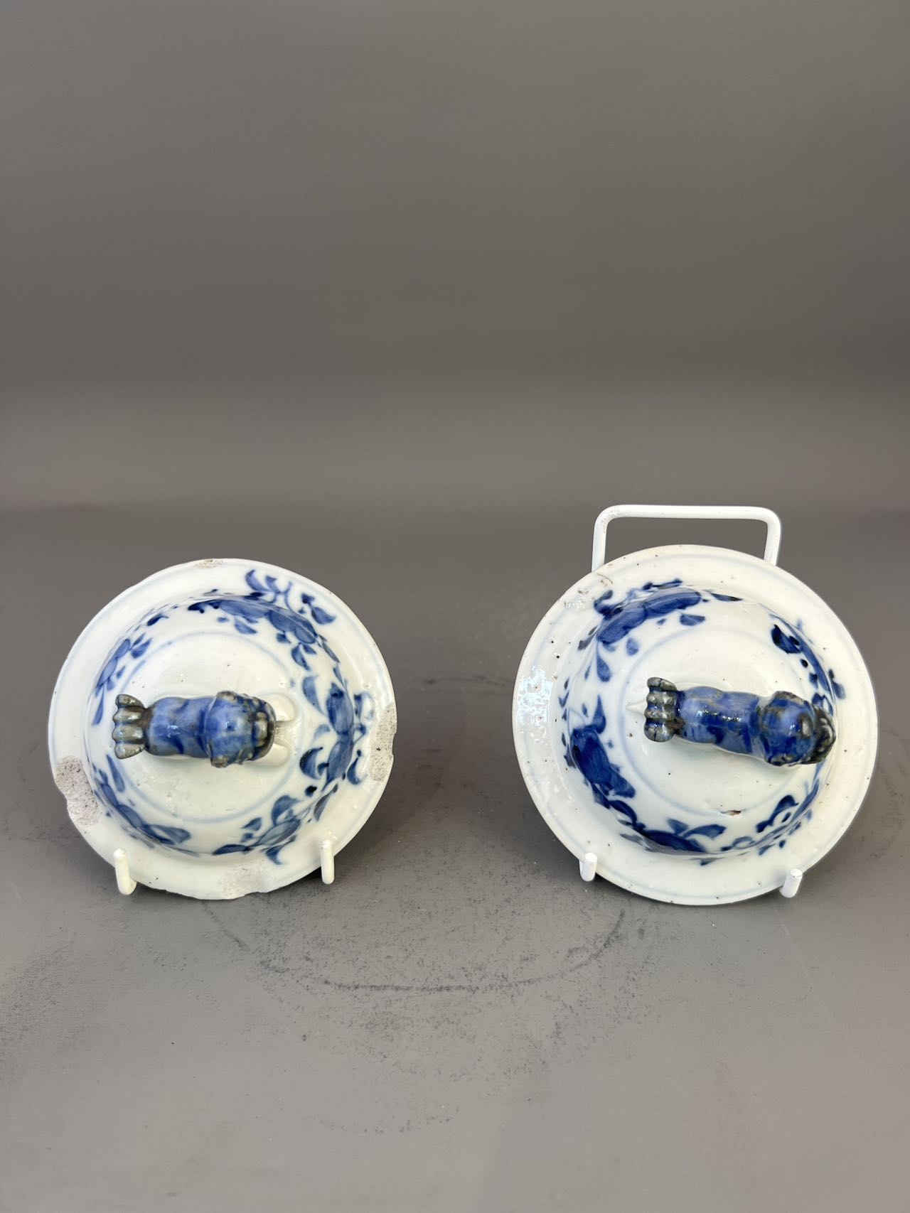 A Pair of blue and white Jars and Covers, Guangxu - Image 6 of 7