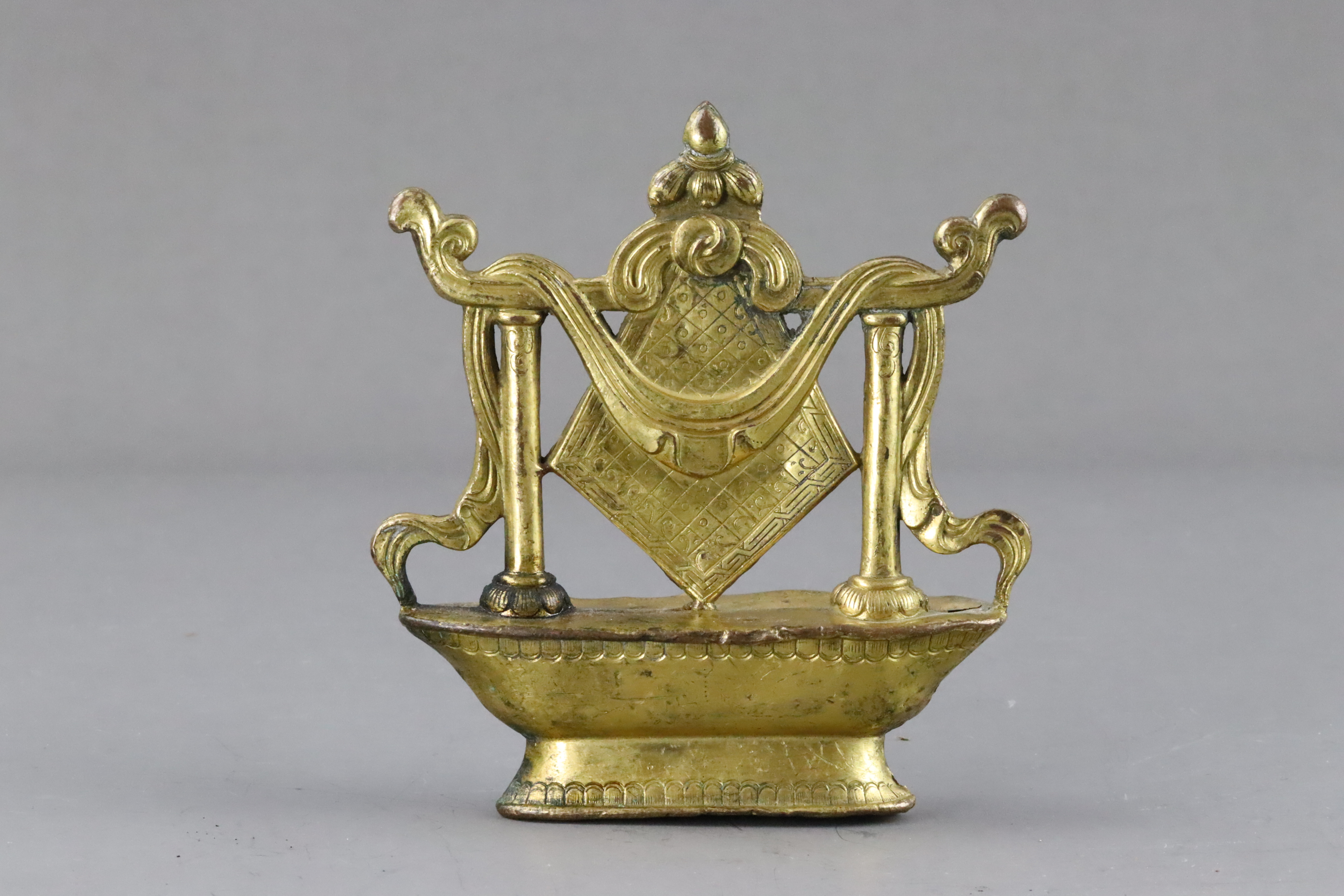 A Gilt Copper Altar Emblem, 17/18th century, Two Butter Lamps and a Stand, 19/20th century, - Bild 3 aus 13