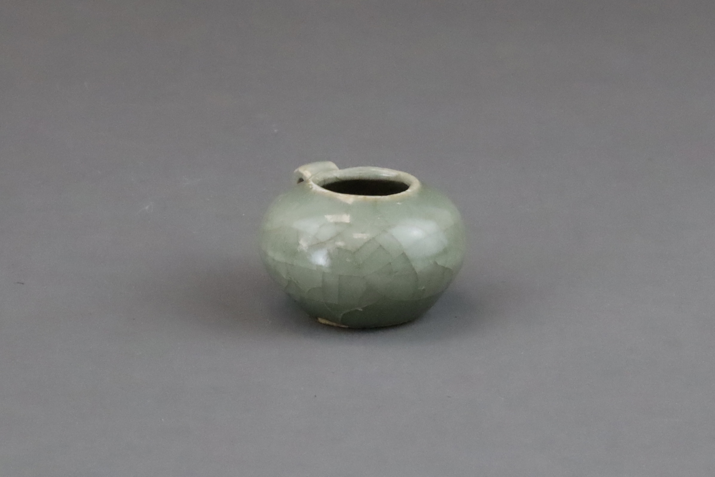 A Longquan Celadon Bird Feeder, Song dynasty - Image 3 of 8