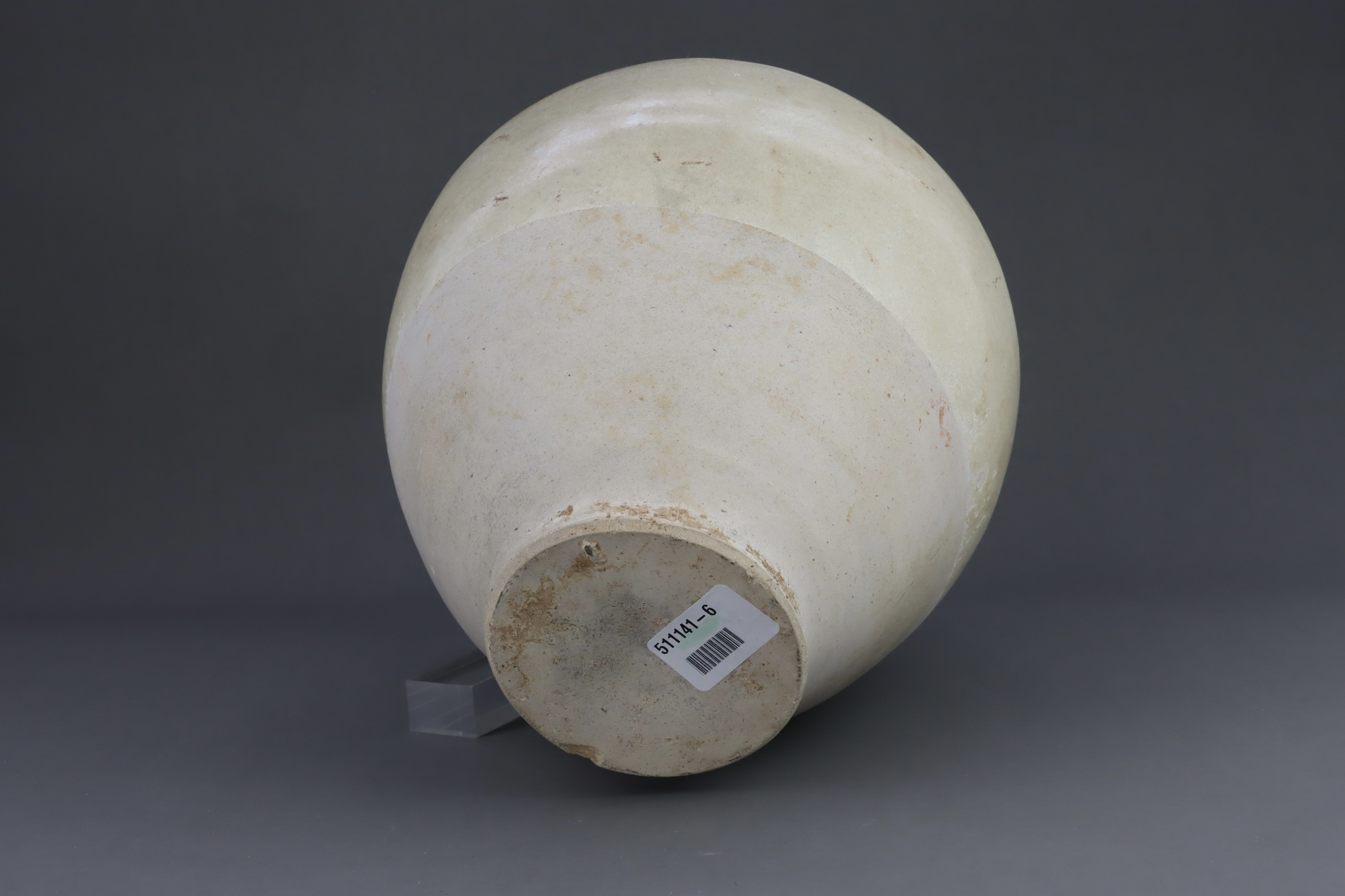 A White-glazed Jar, Tang dynasty - Image 8 of 8